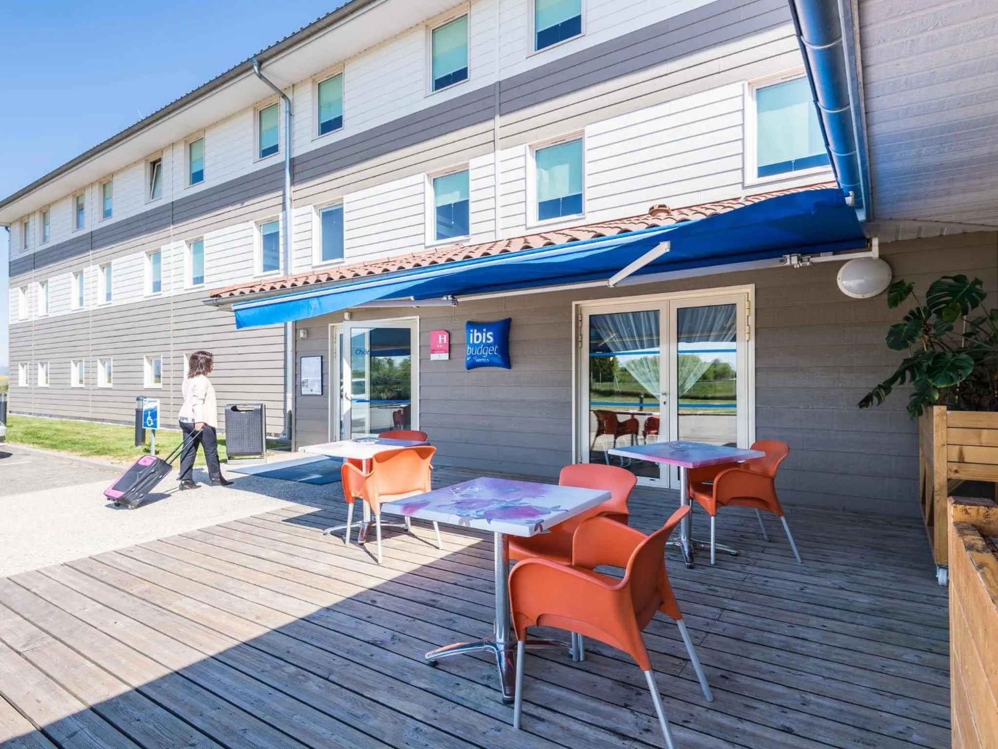 Property building in ibis budget Amberieu en Bugey/Chateau Gaillard A42