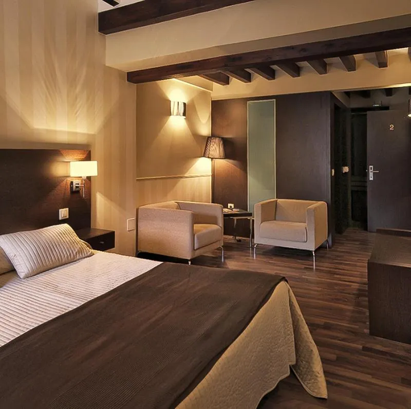 Decorative detail, Bed in Hotel Rural Plaza Mayor Chinchon