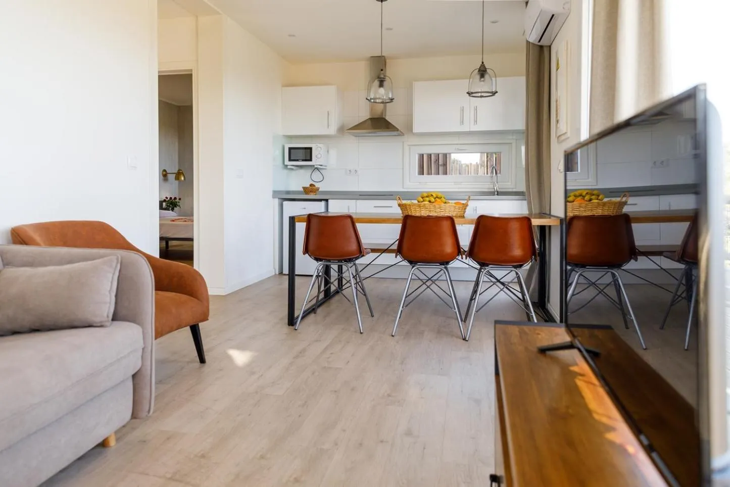 Kitchen or kitchenette in Hotel Selwo Lodge - Animal Park Tickets Included