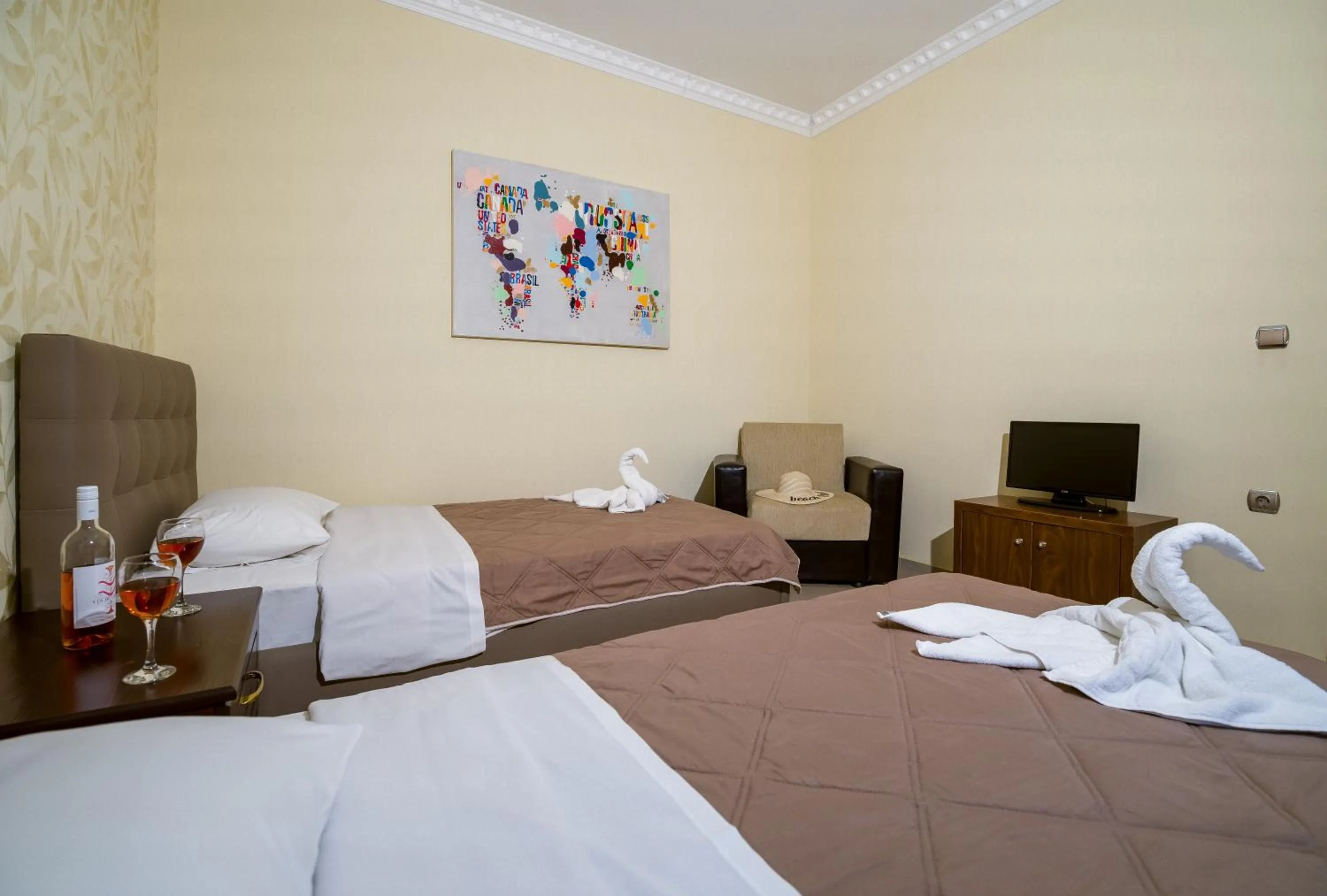 Bed in Paradice Hotel Luxury Suites-Near zorbas Beach-FREE Breakfast
