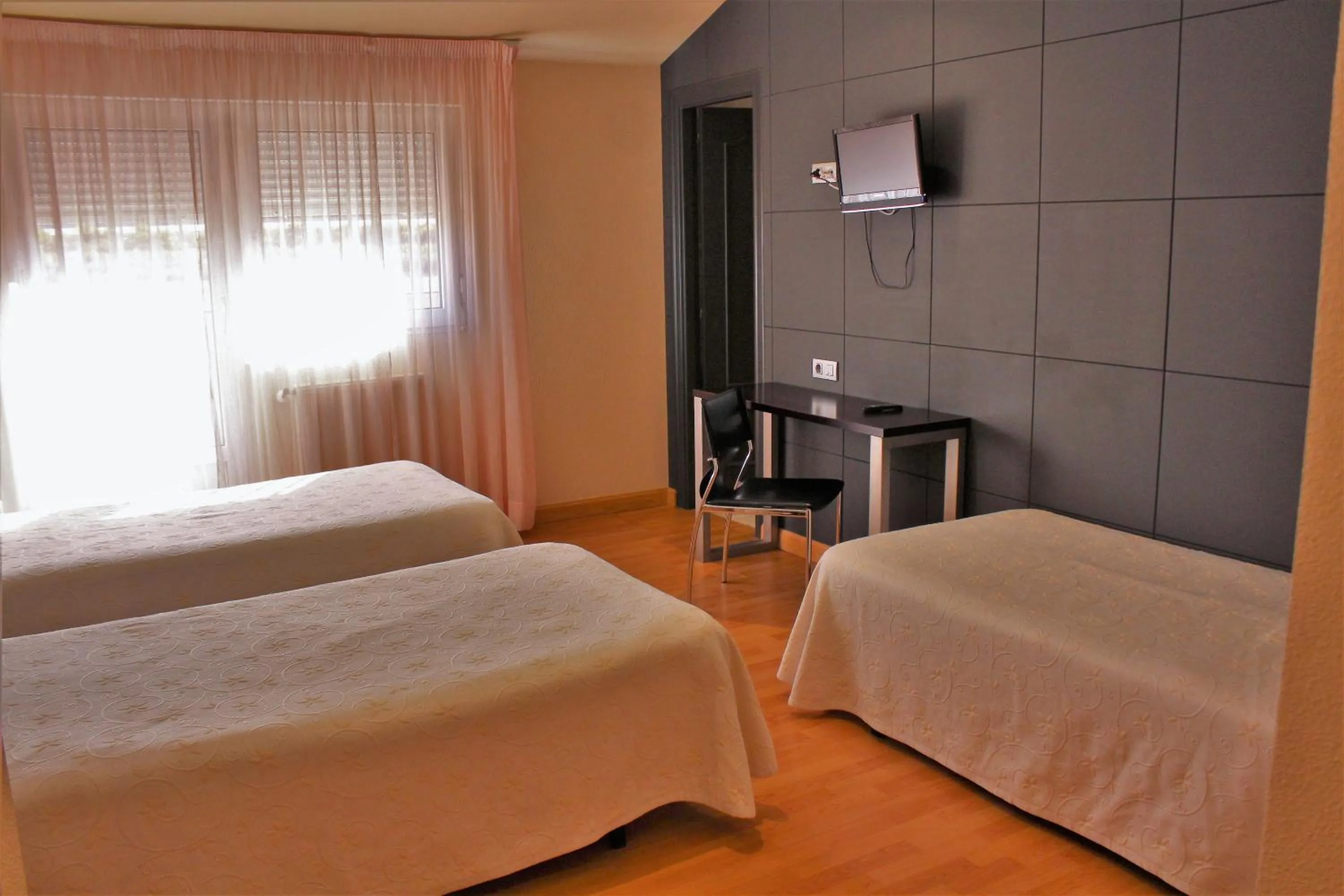 Bed in Hotel Area Serrano