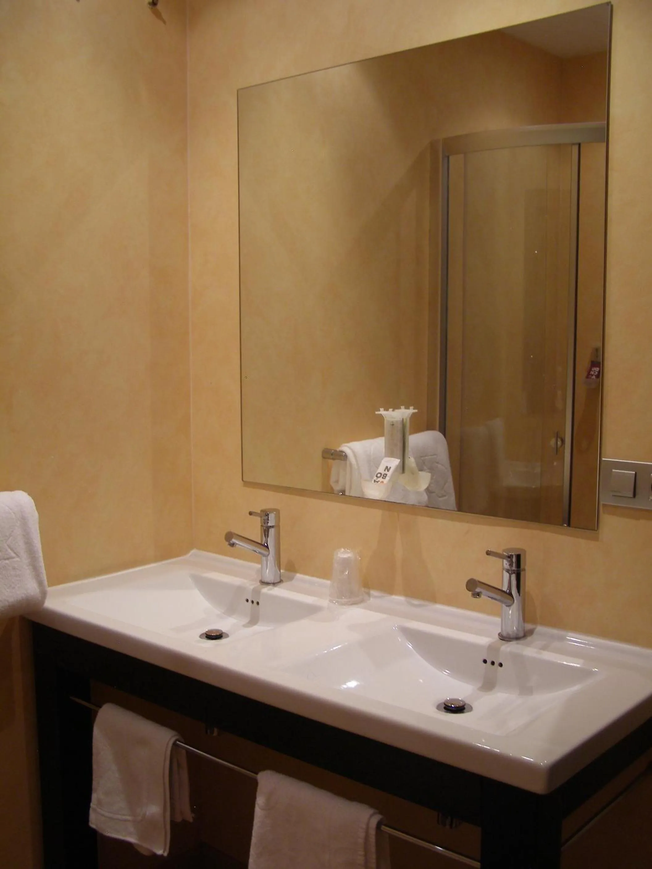 Bathroom in Hotel Area Serrano