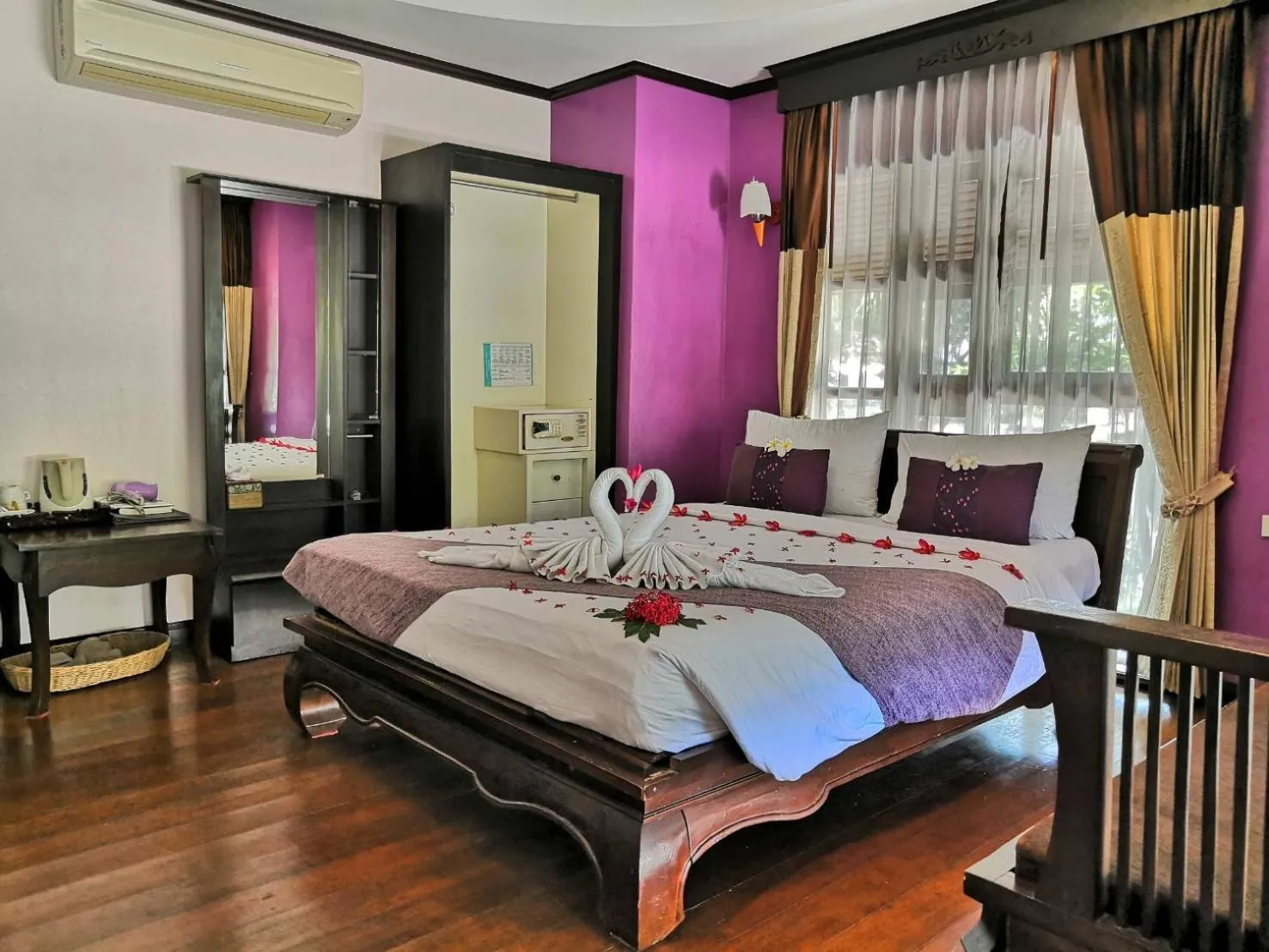 Photo of the whole room, Bed in Seashell Resort Koh Tao-SHA Plus