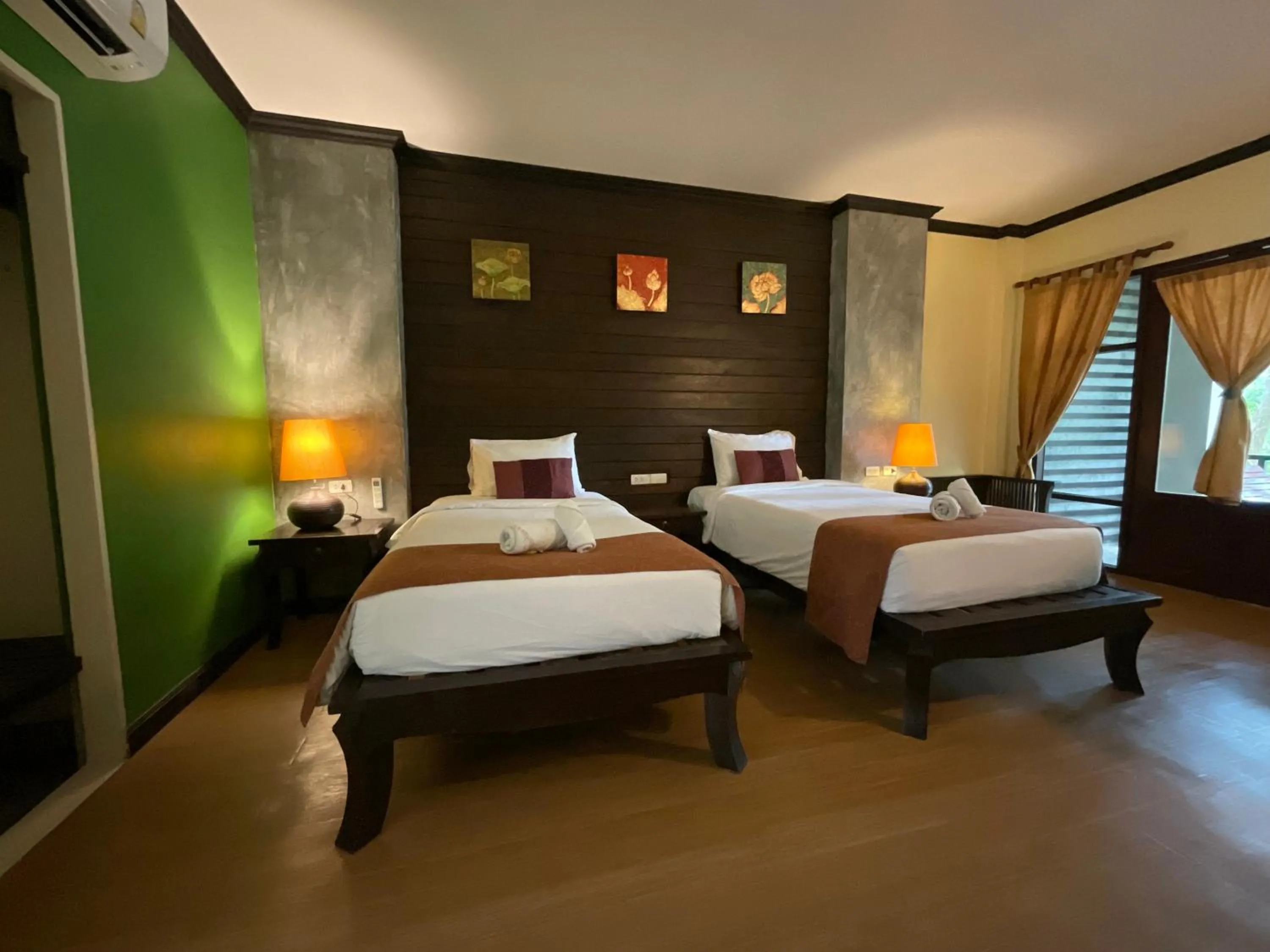 Bed in Seashell Resort Koh Tao-SHA Plus