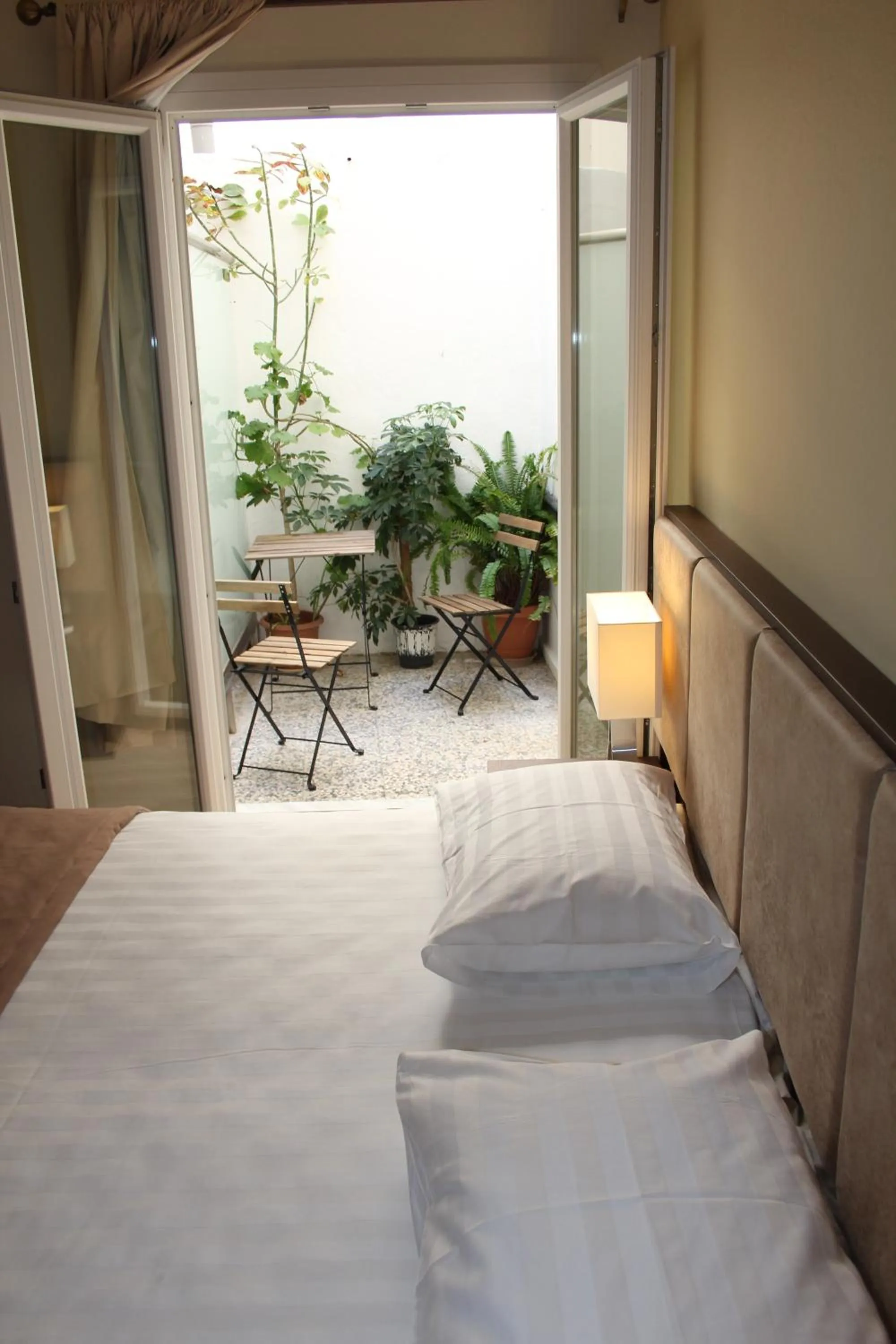 Bedroom in Rea Hotel