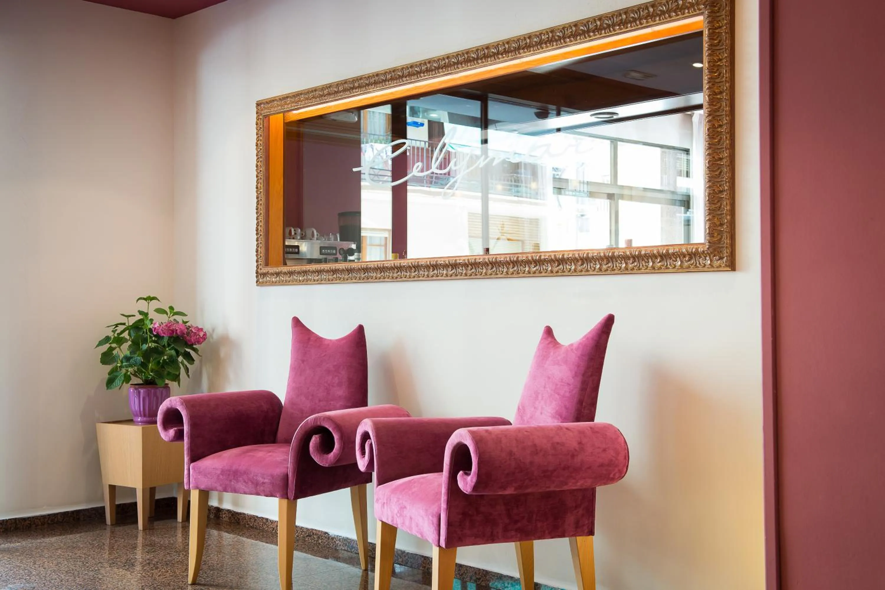 Lobby or reception in Hotel Celymar
