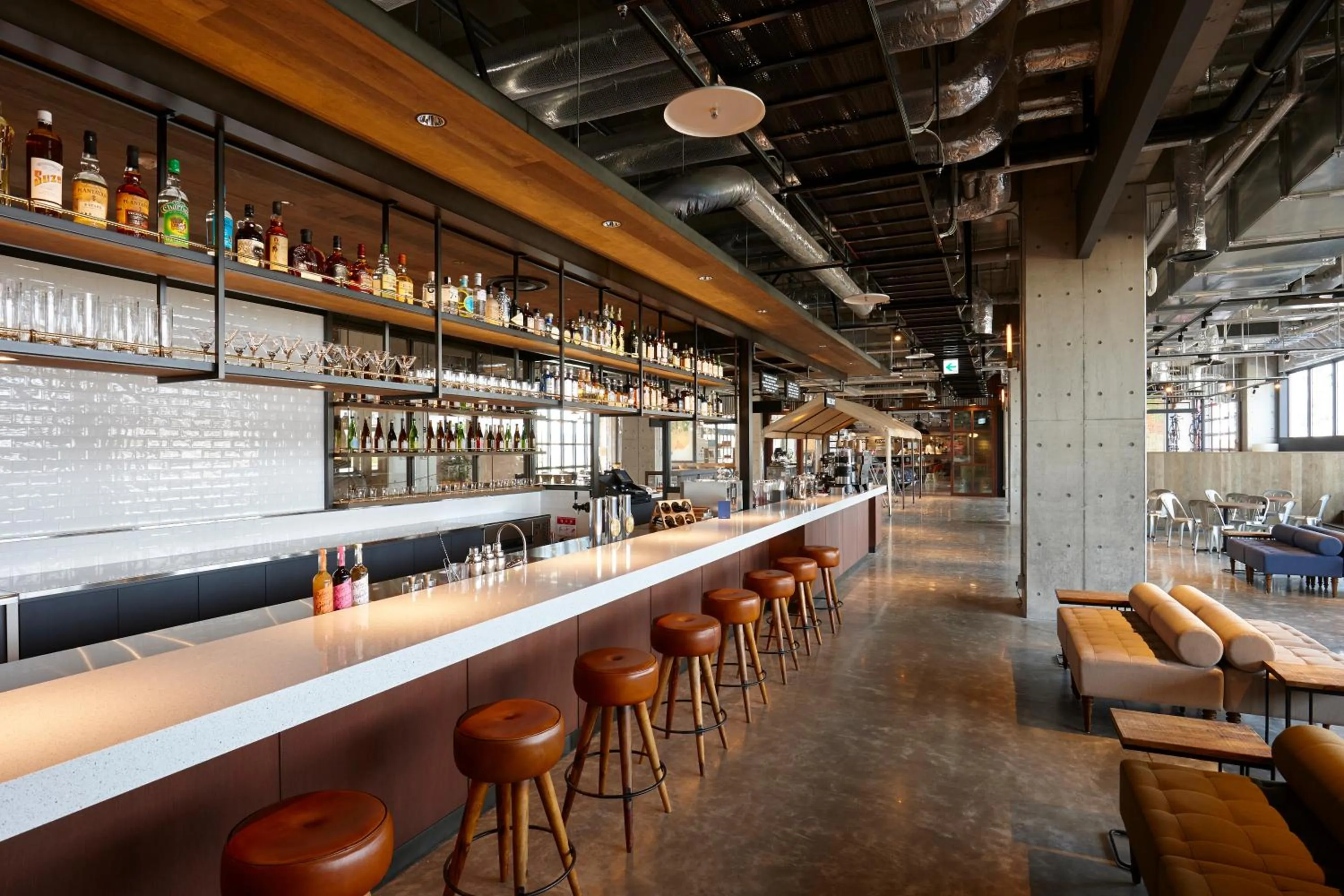 Lounge or bar in Kawasaki King Skyfront Tokyu REI Hotel