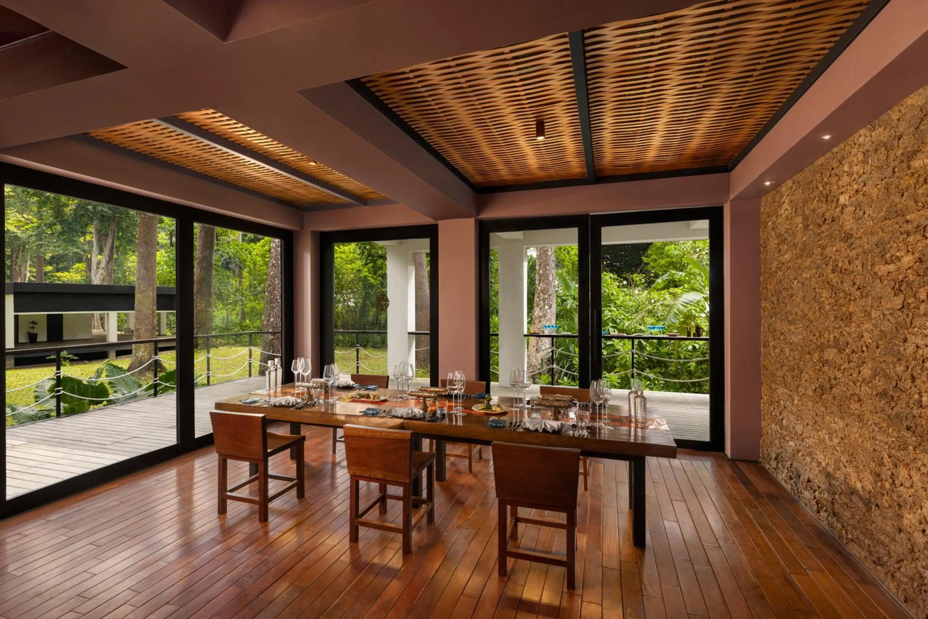 Restaurant/places to eat in Taj Exotica Resort & Spa, Andamans