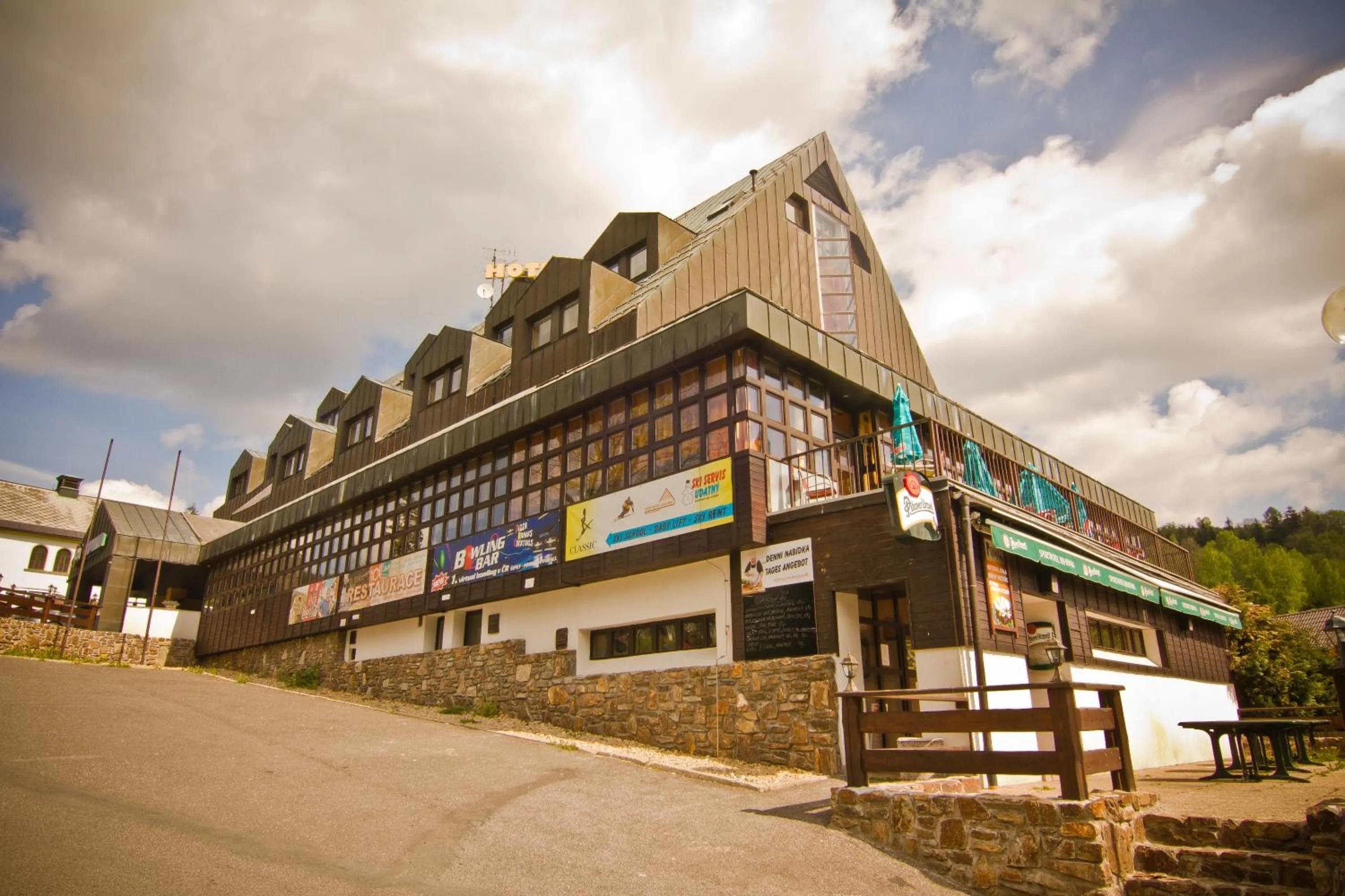 Facade/entrance in Sporthotel Bohemia