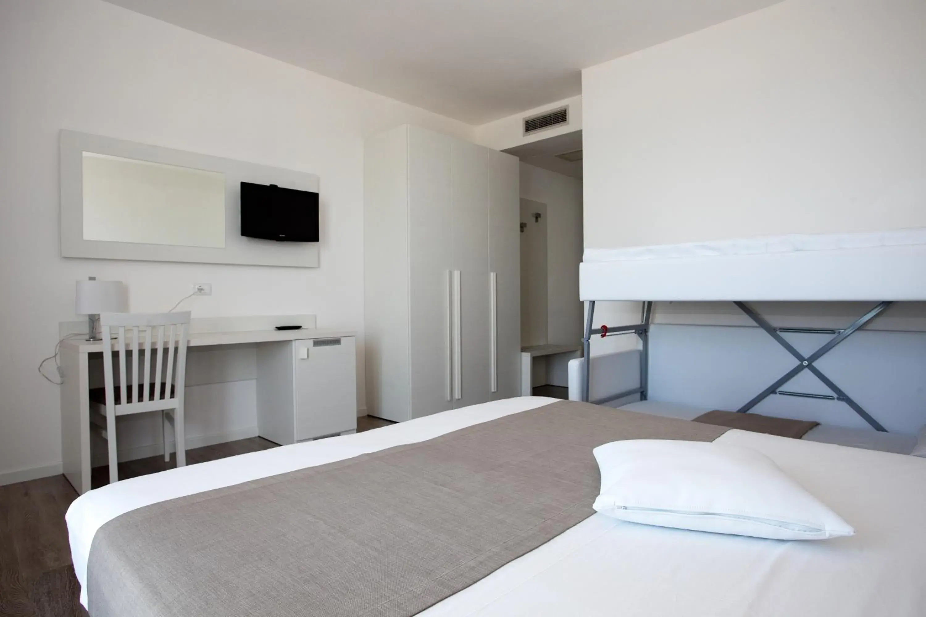 Superior Quadruple Room in Hotel Columbia & Ninfea Superior Quadruple Room in Hotel Columbia & Ninfea