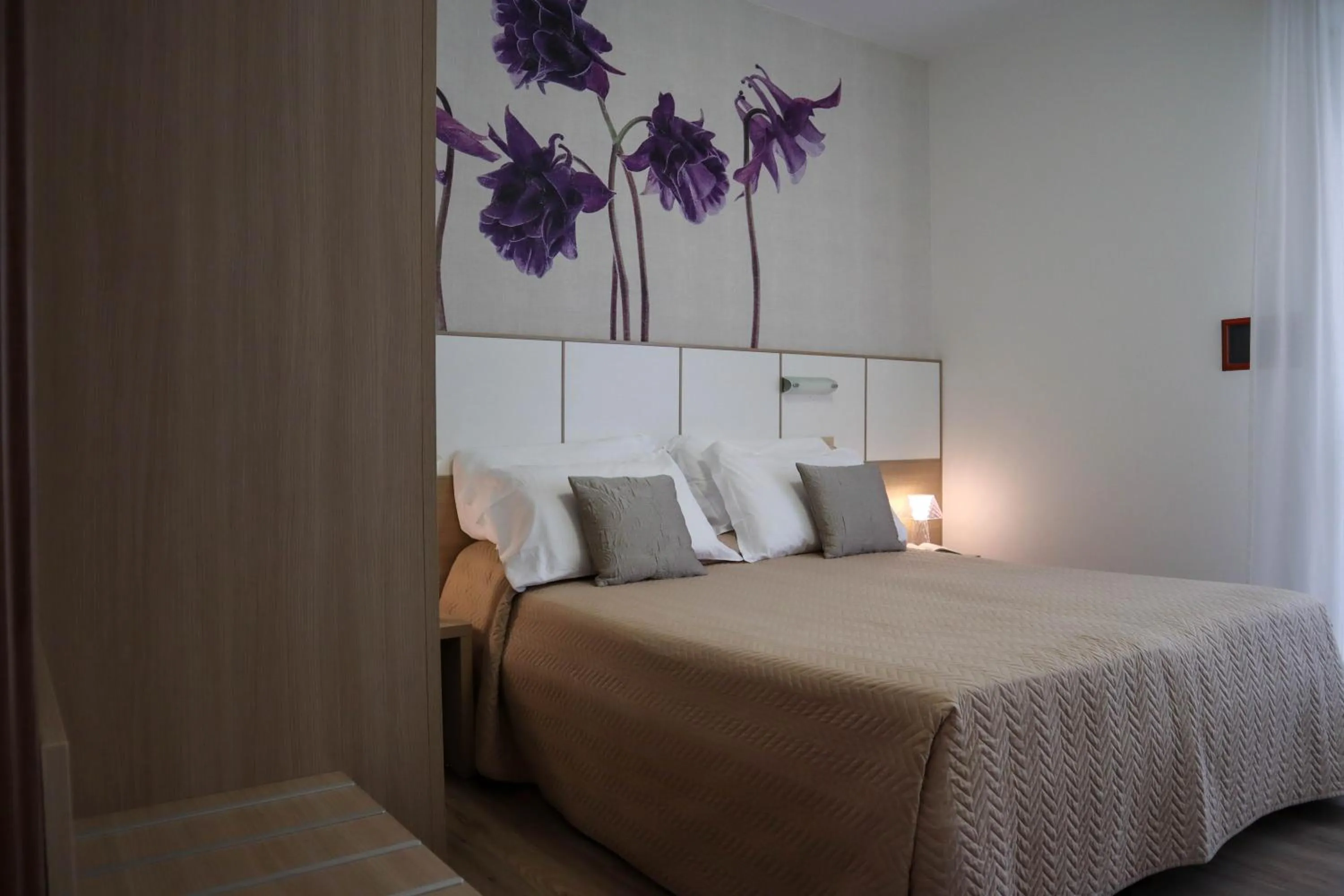 Bedroom, Bed in Hotel Columbia & Ninfea