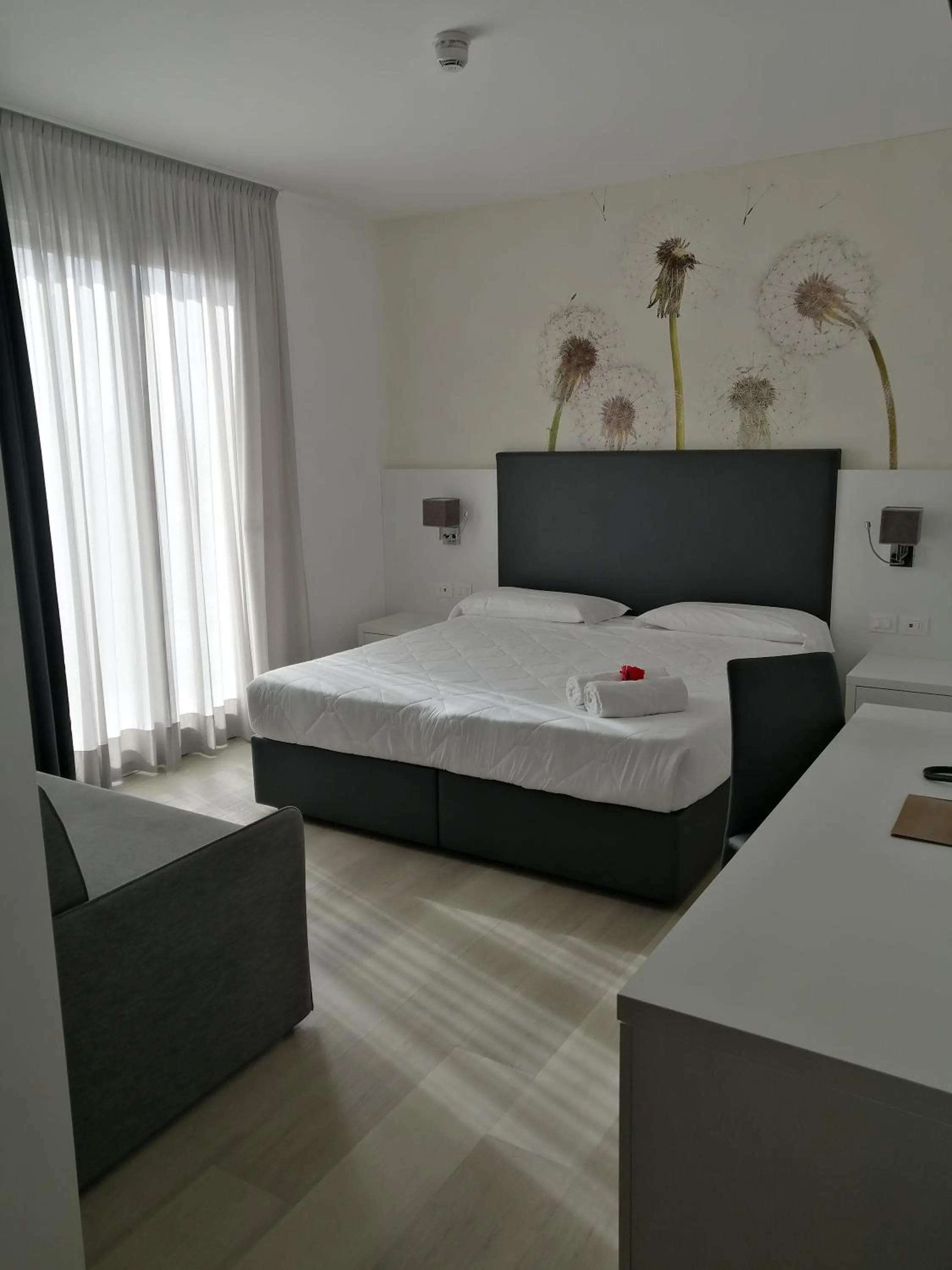 Bedroom, Bed in Hotel Columbia & Ninfea