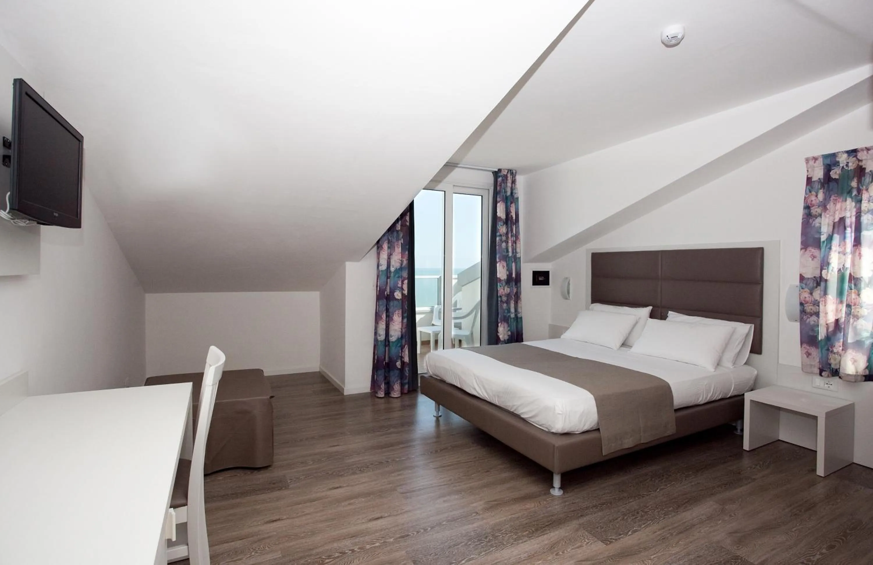 Bed in Hotel Columbia & Ninfea