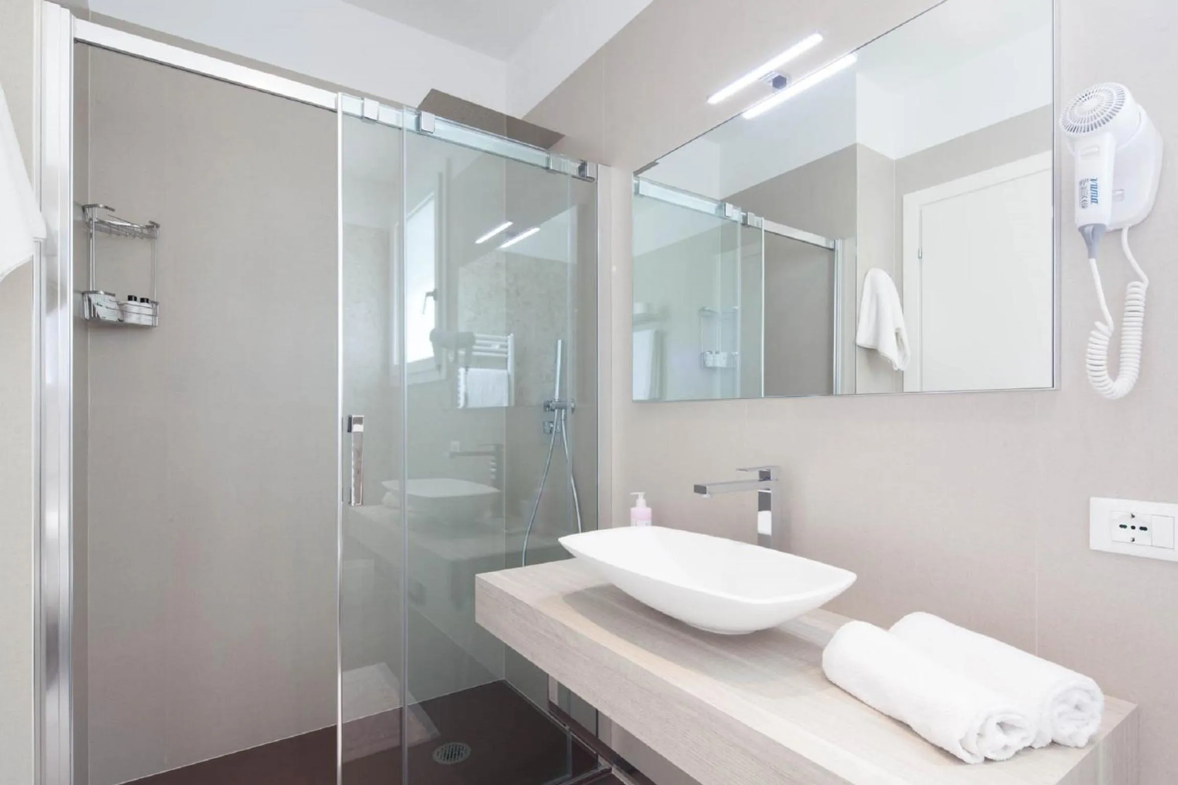 Bathroom in Hotel Columbia & Ninfea