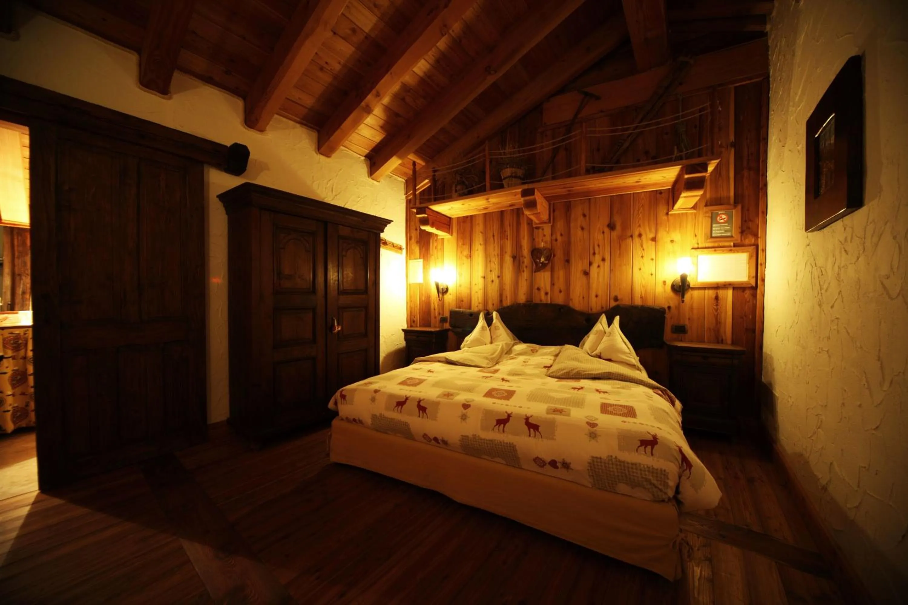 Bedroom, Bed in Eco Chalet Maison Dominique