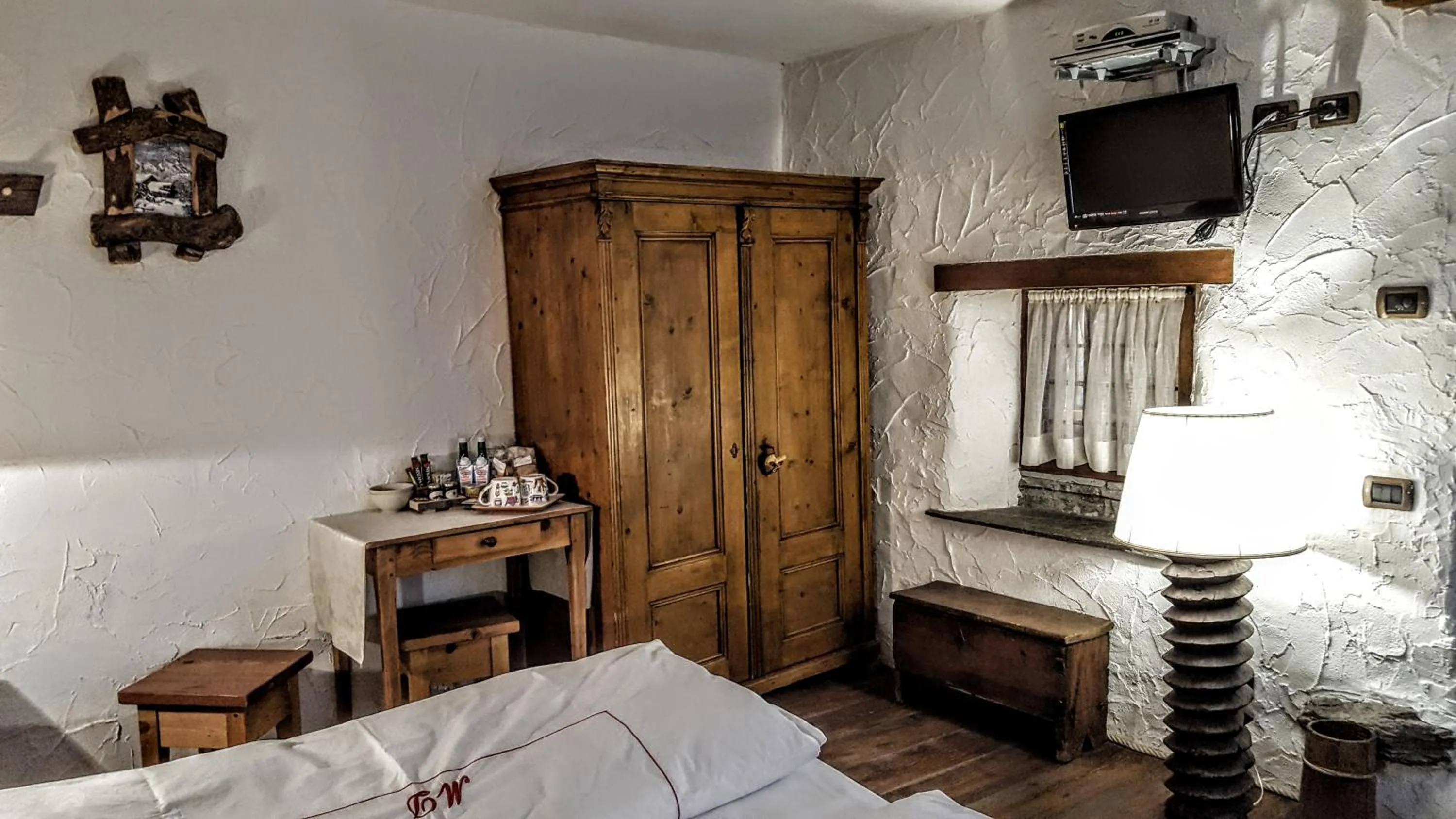 Bedroom, Bed in Eco Chalet Maison Dominique