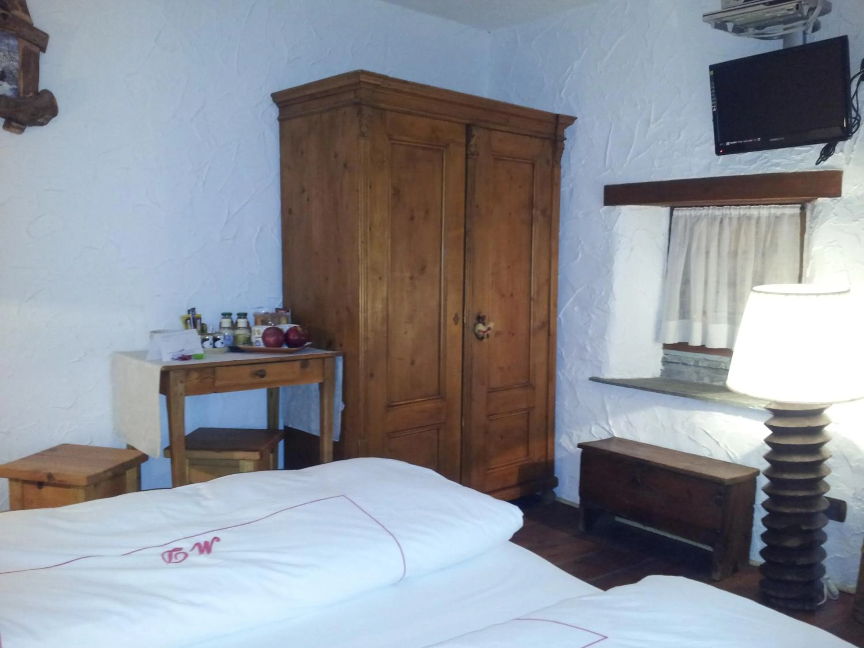 Bedroom, Bed in Eco Chalet Maison Dominique