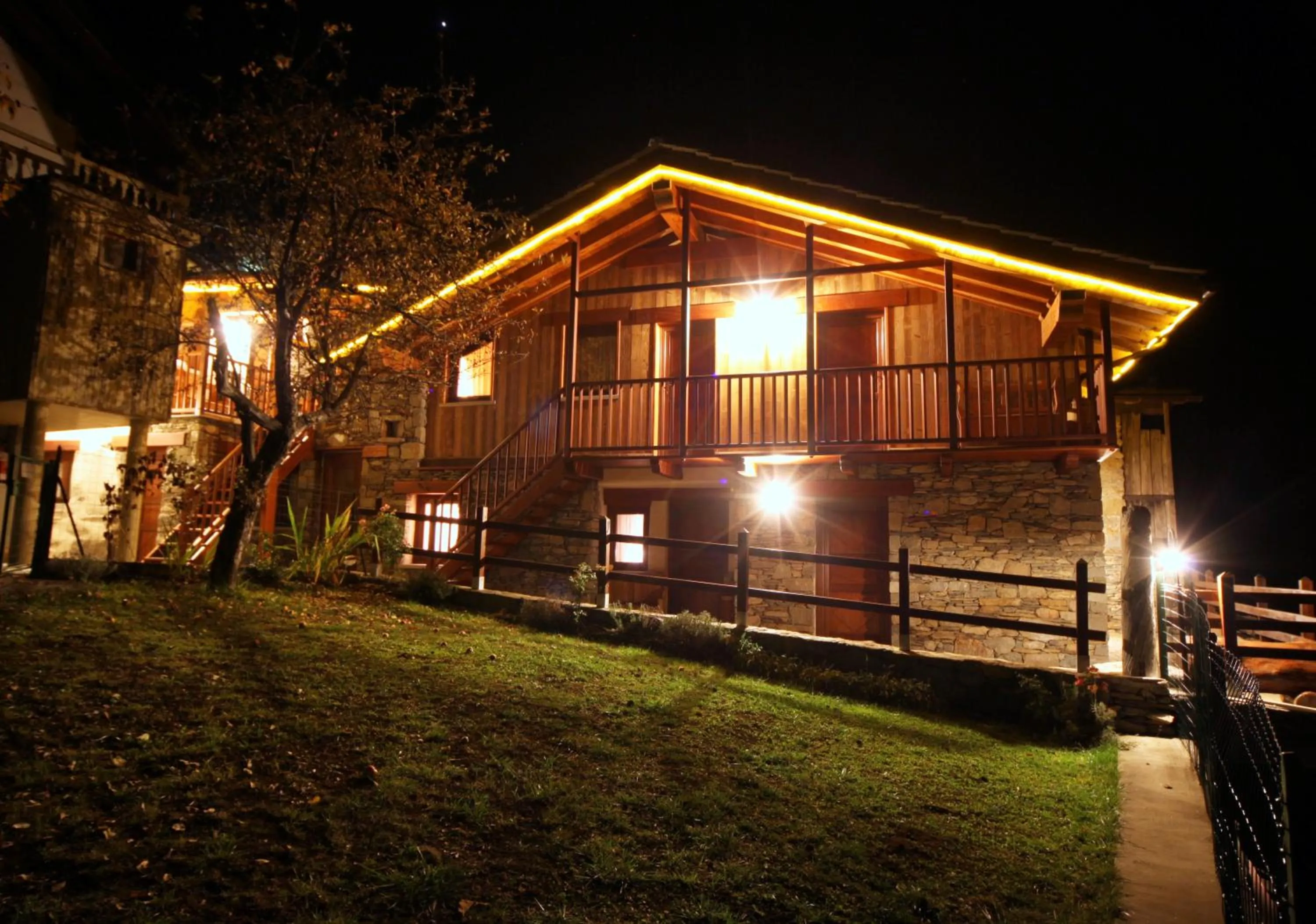 Facade/entrance in Eco Chalet Maison Dominique