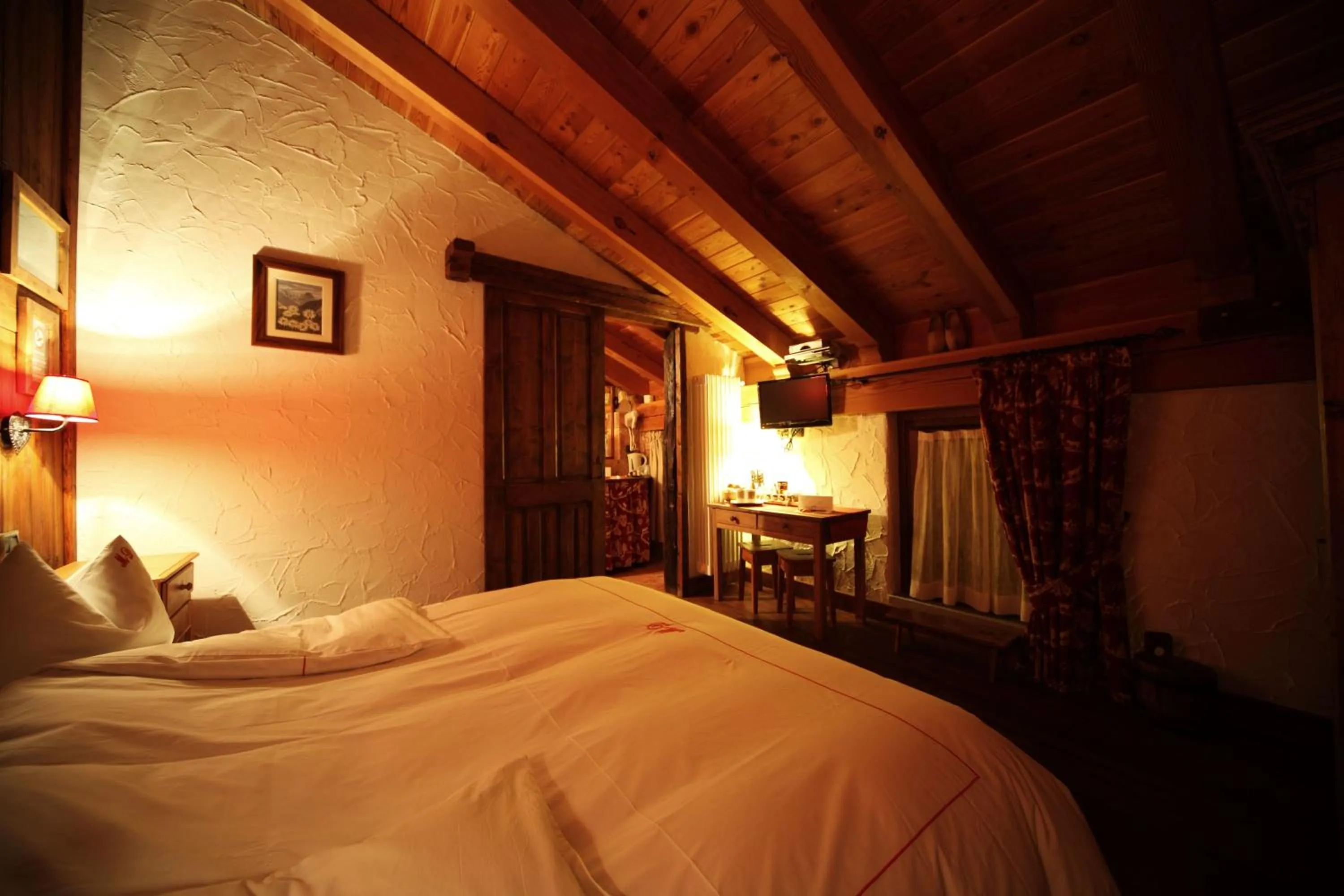 Bedroom, Bed in Eco Chalet Maison Dominique