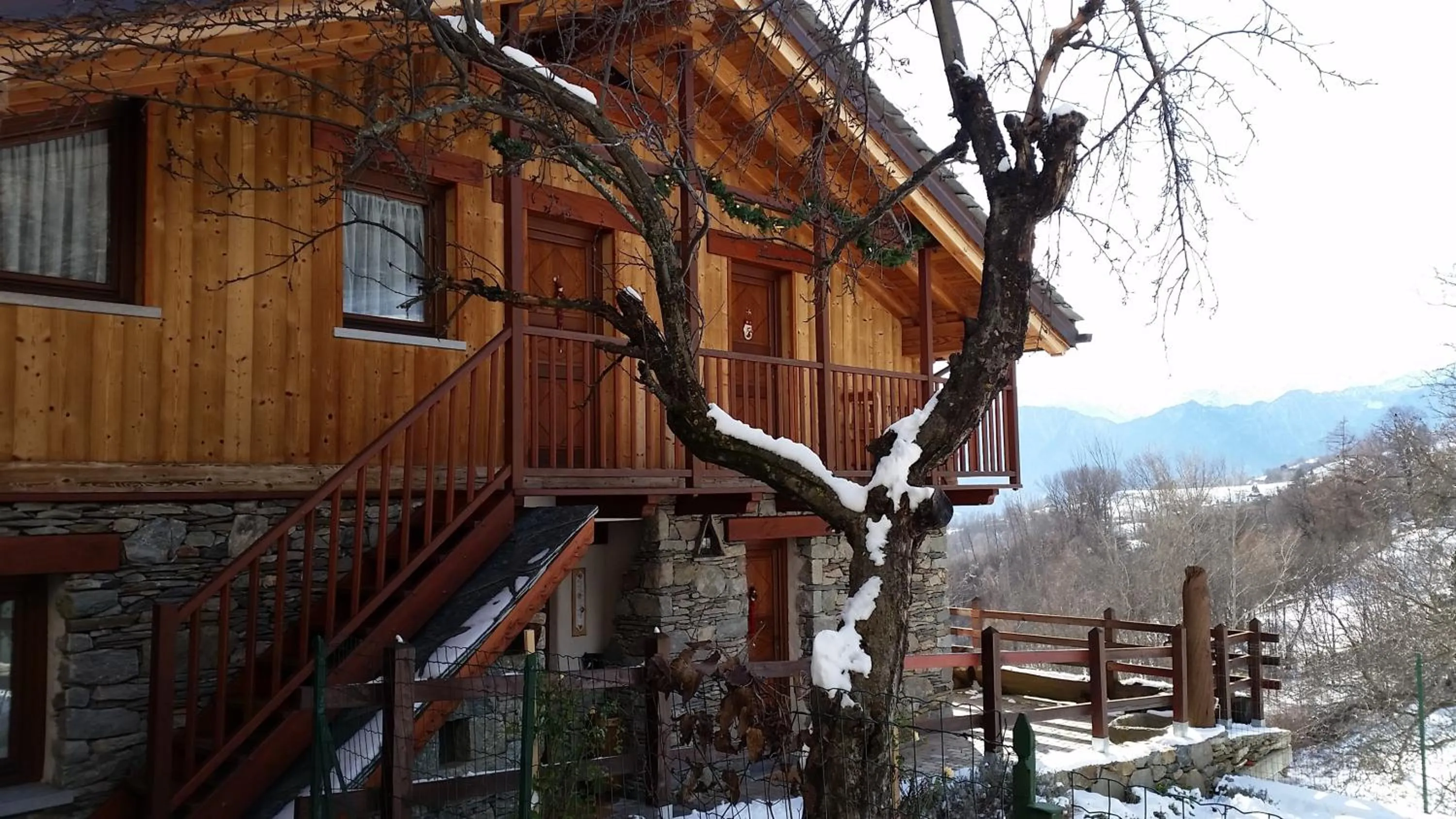 Facade/entrance in Eco Chalet Maison Dominique