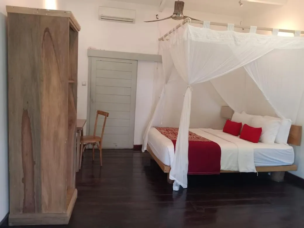 Bed in Rua Beach Resort Sumba