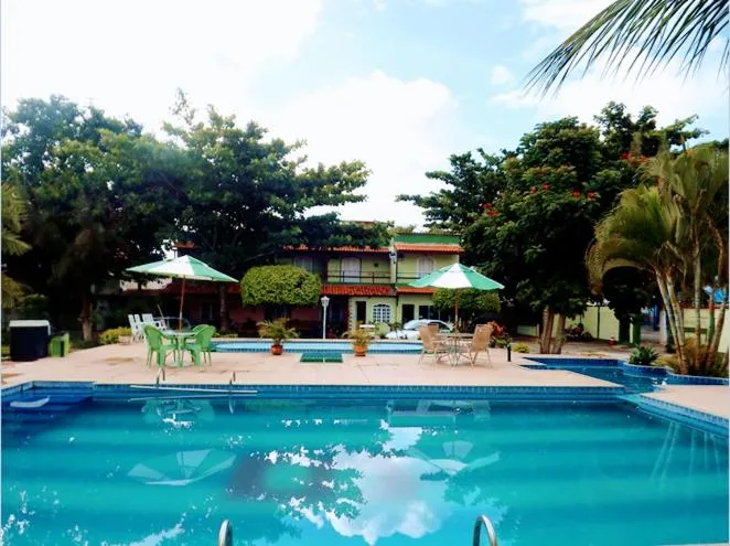 Swimming pool in OYO Pousada Recanto Shangrilá, Cabo Frio