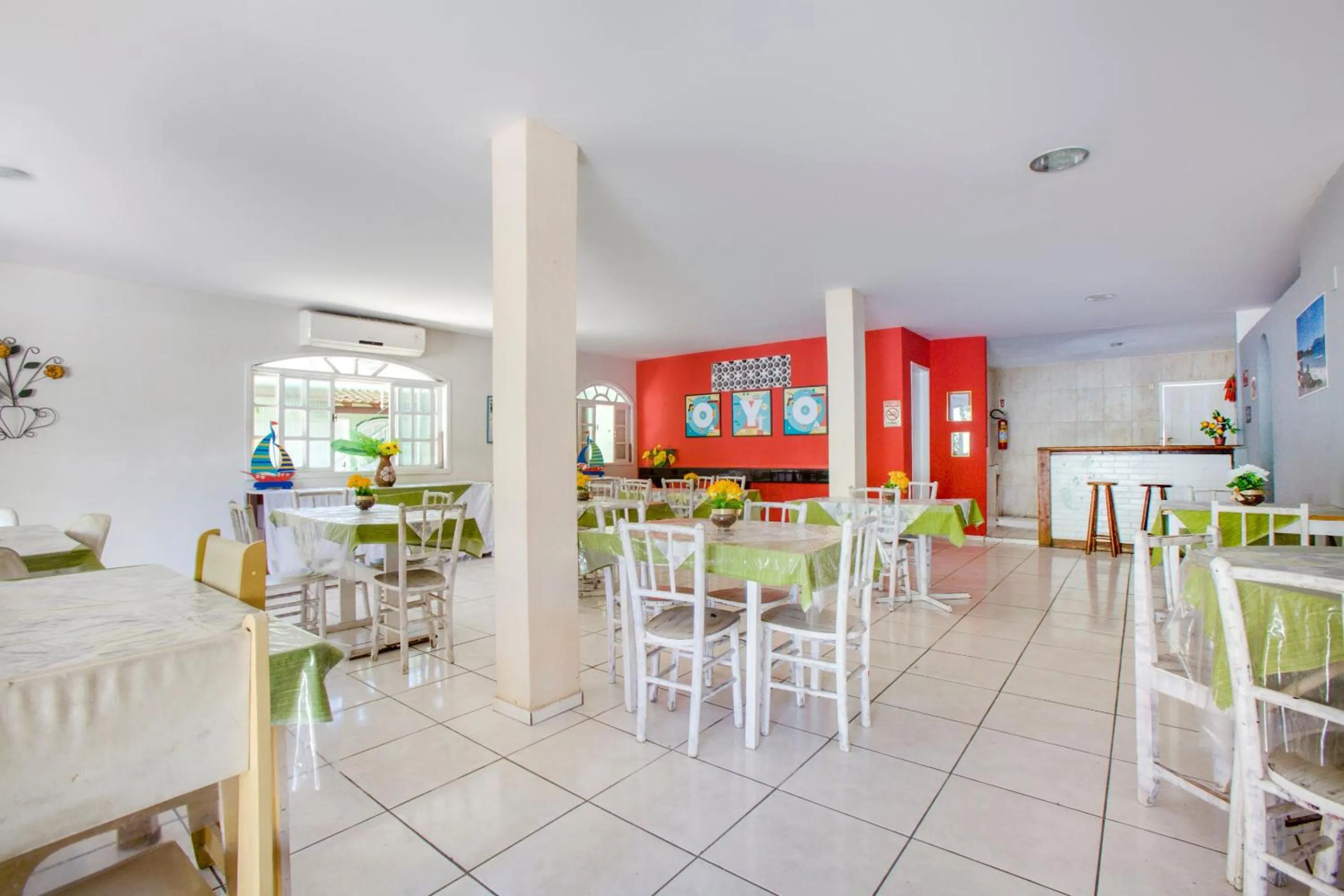 Restaurant/places to eat in OYO Pousada Recanto Shangrilá, Cabo Frio