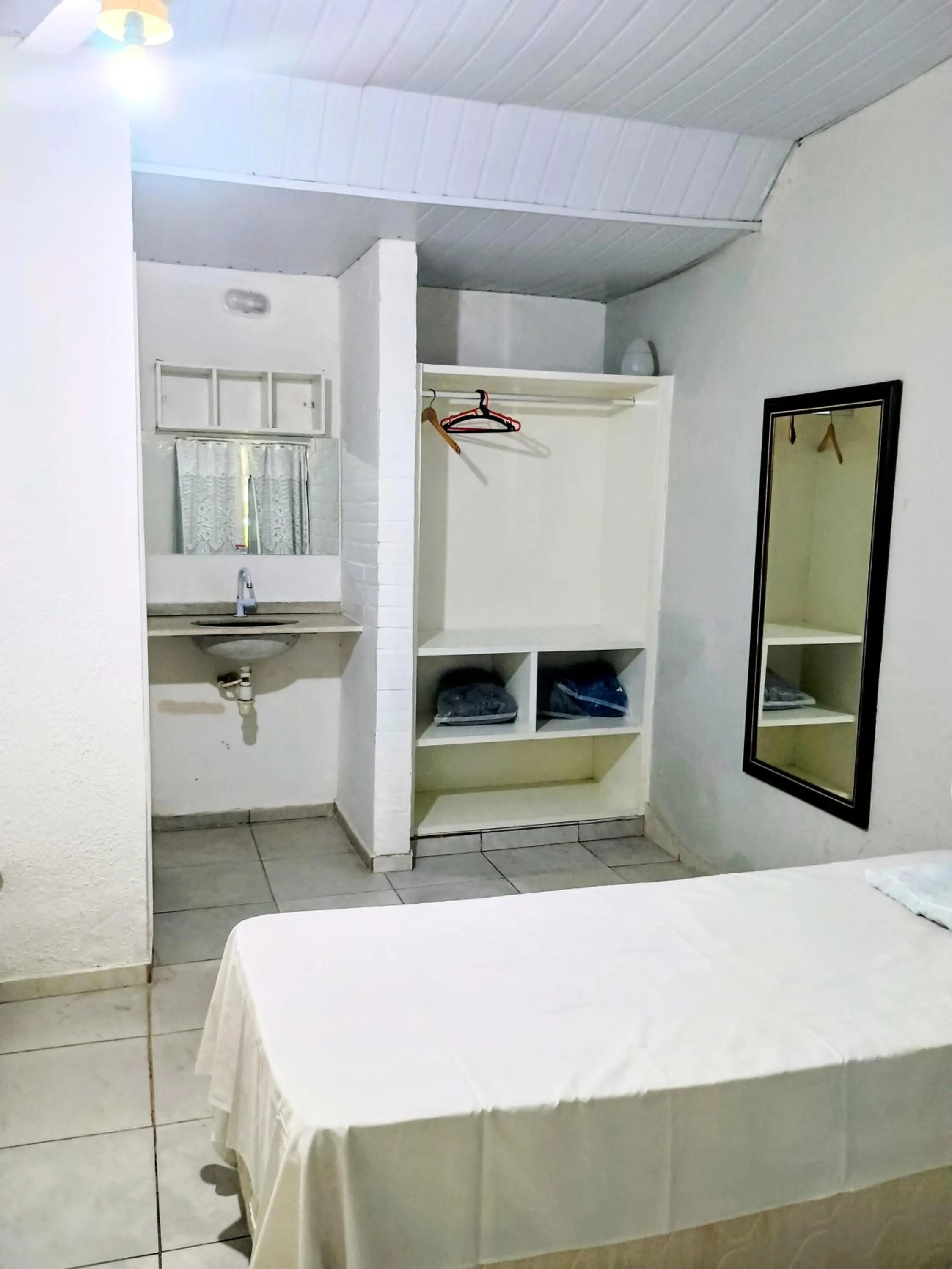 Bedroom in OYO Pousada Recanto Shangrilá, Cabo Frio