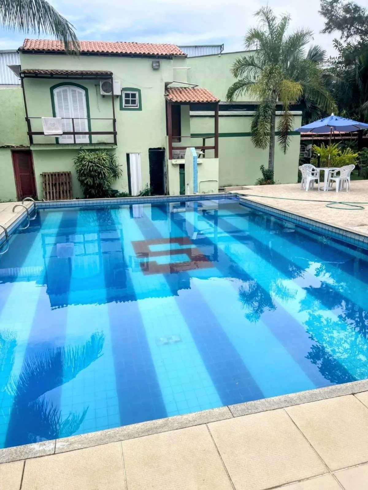 Pool view in OYO Pousada Recanto Shangrilá, Cabo Frio