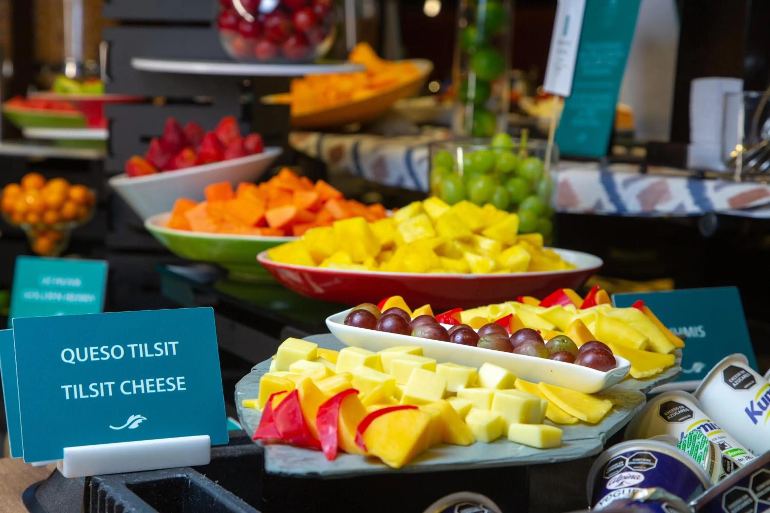 Buffet breakfast in Embassy Suites by Hilton Bogotá - Rosales