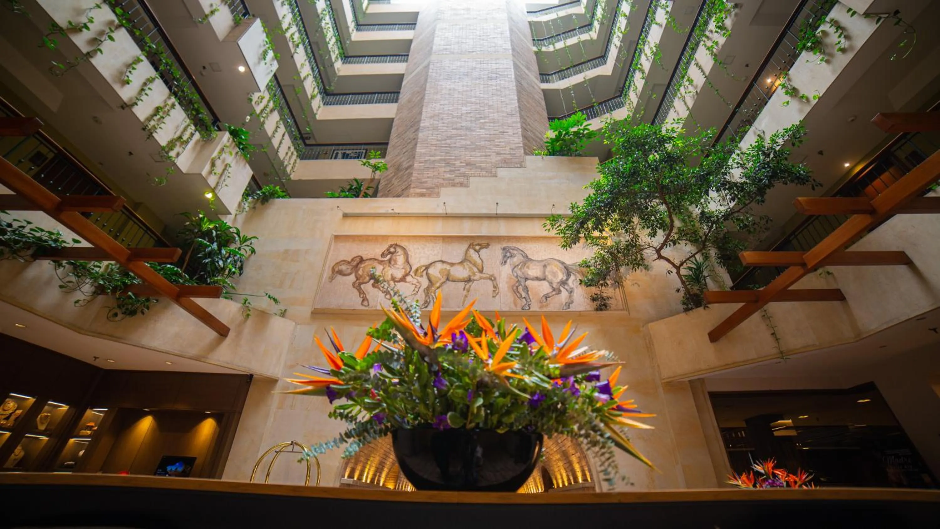 Lobby or reception in Embassy Suites by Hilton Bogotá - Rosales