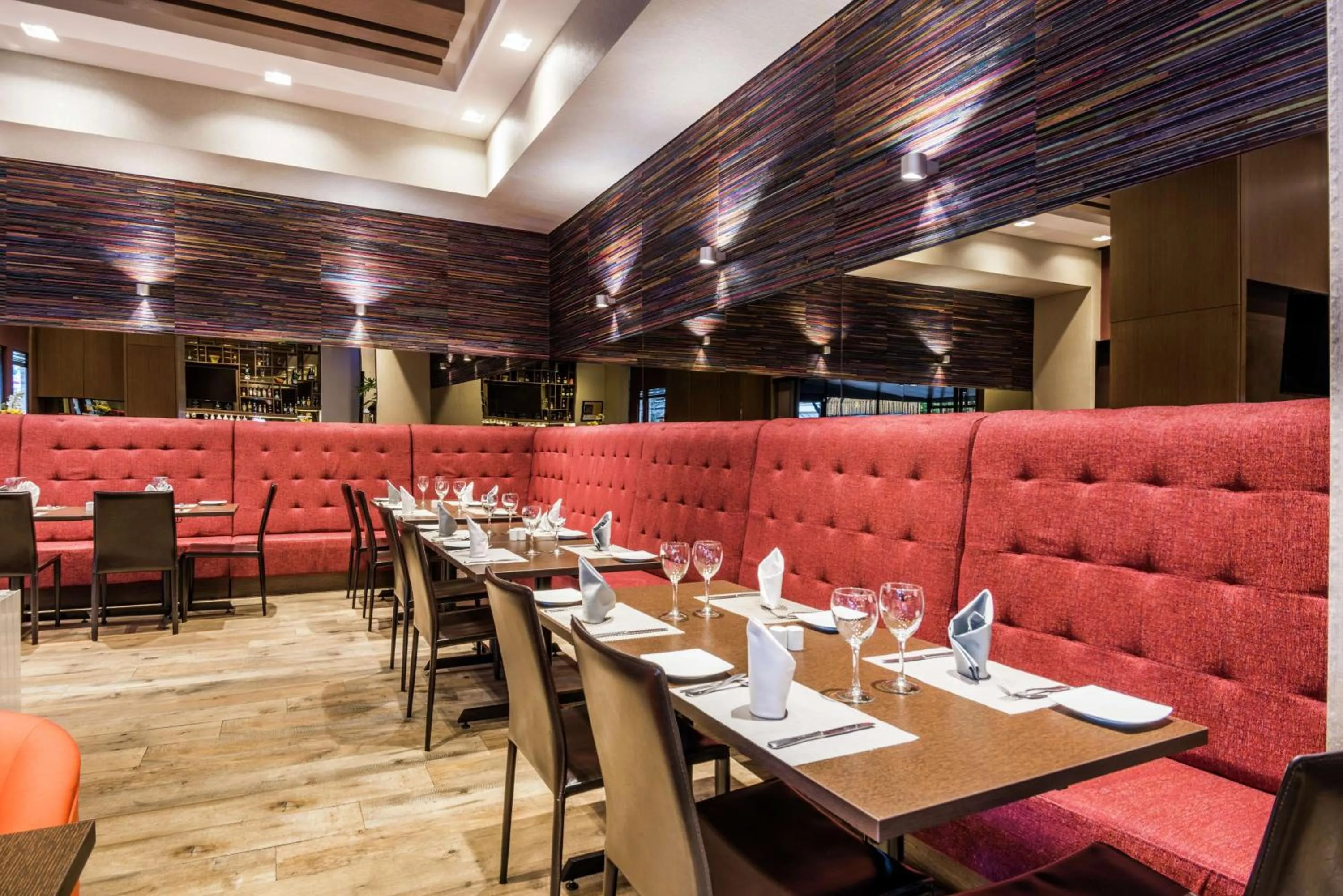 Restaurant/places to eat in Embassy Suites by Hilton Bogotá - Rosales