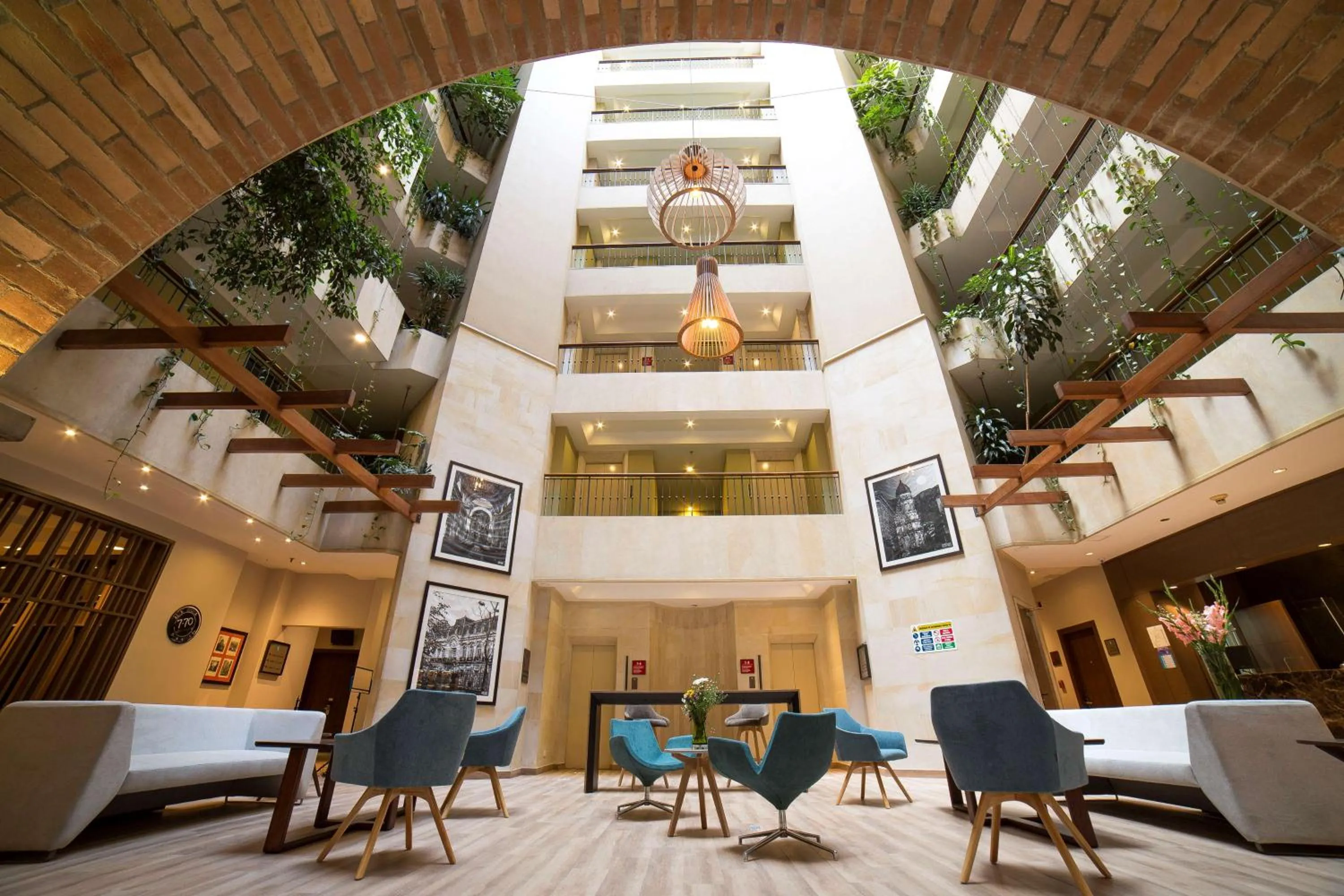 Lobby or reception in Embassy Suites by Hilton Bogotá - Rosales
