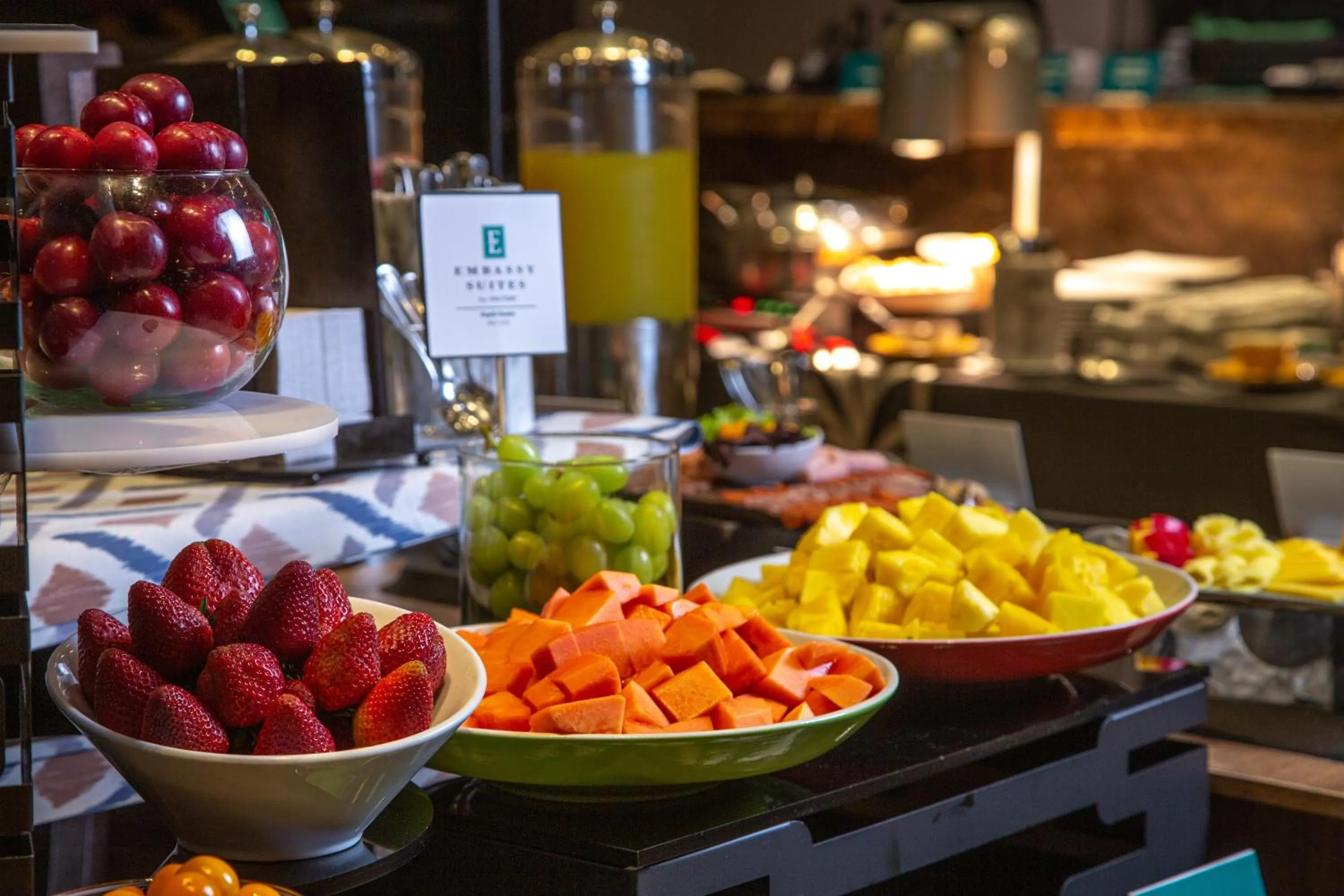 Buffet breakfast in Embassy Suites by Hilton Bogotá - Rosales