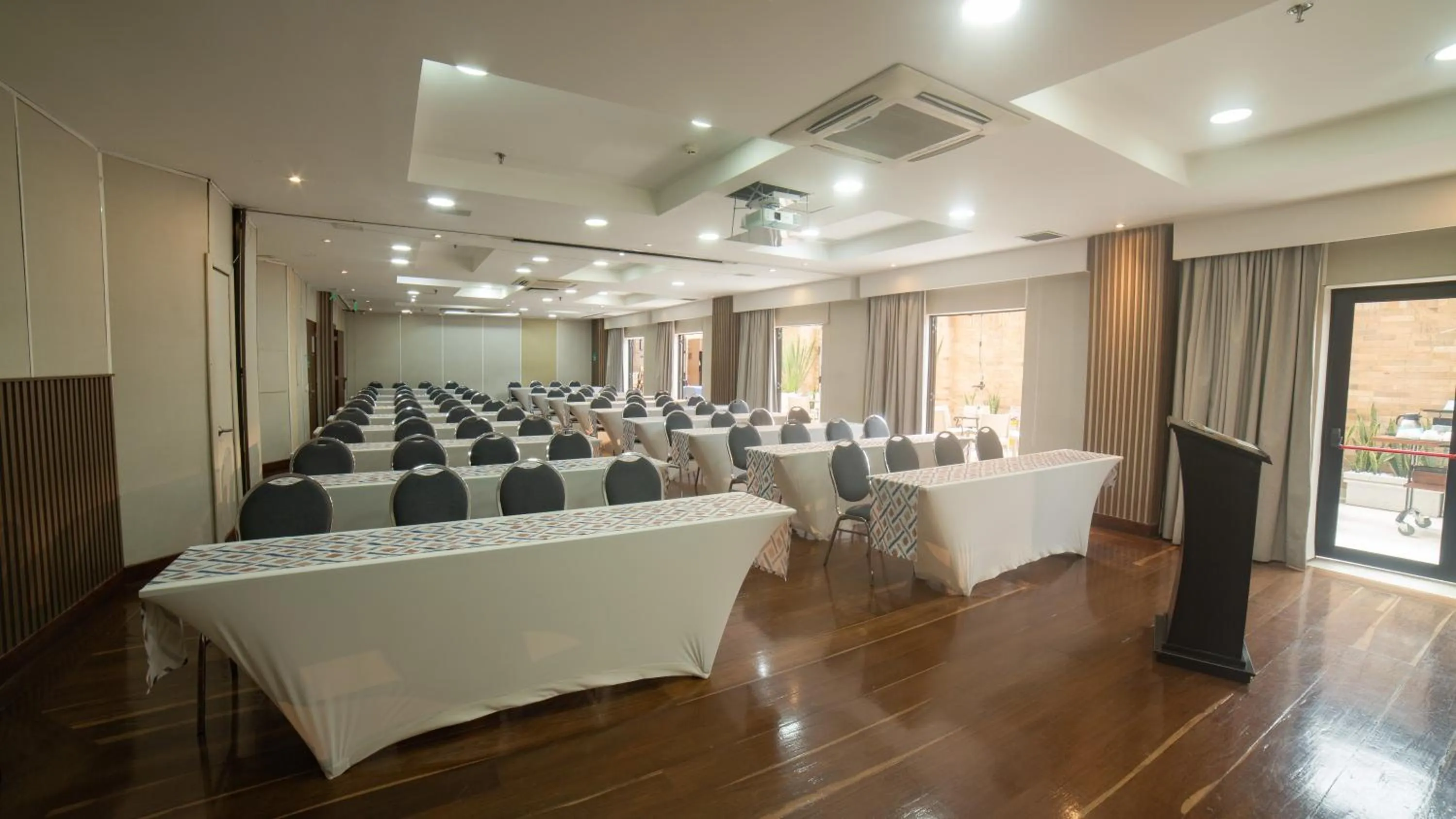 Meeting/conference room in Embassy Suites by Hilton Bogotá - Rosales