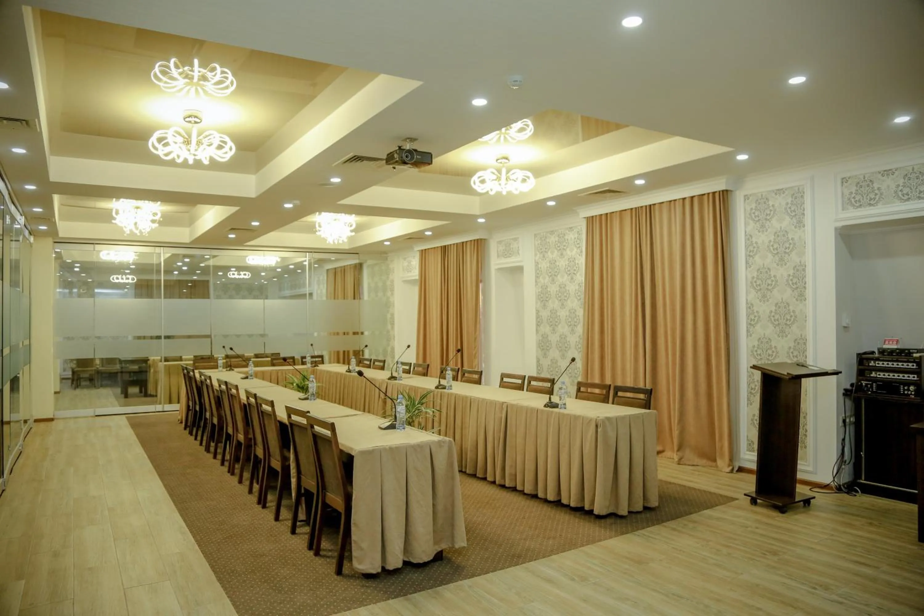 Meeting/conference room in Hotel King David The Builder