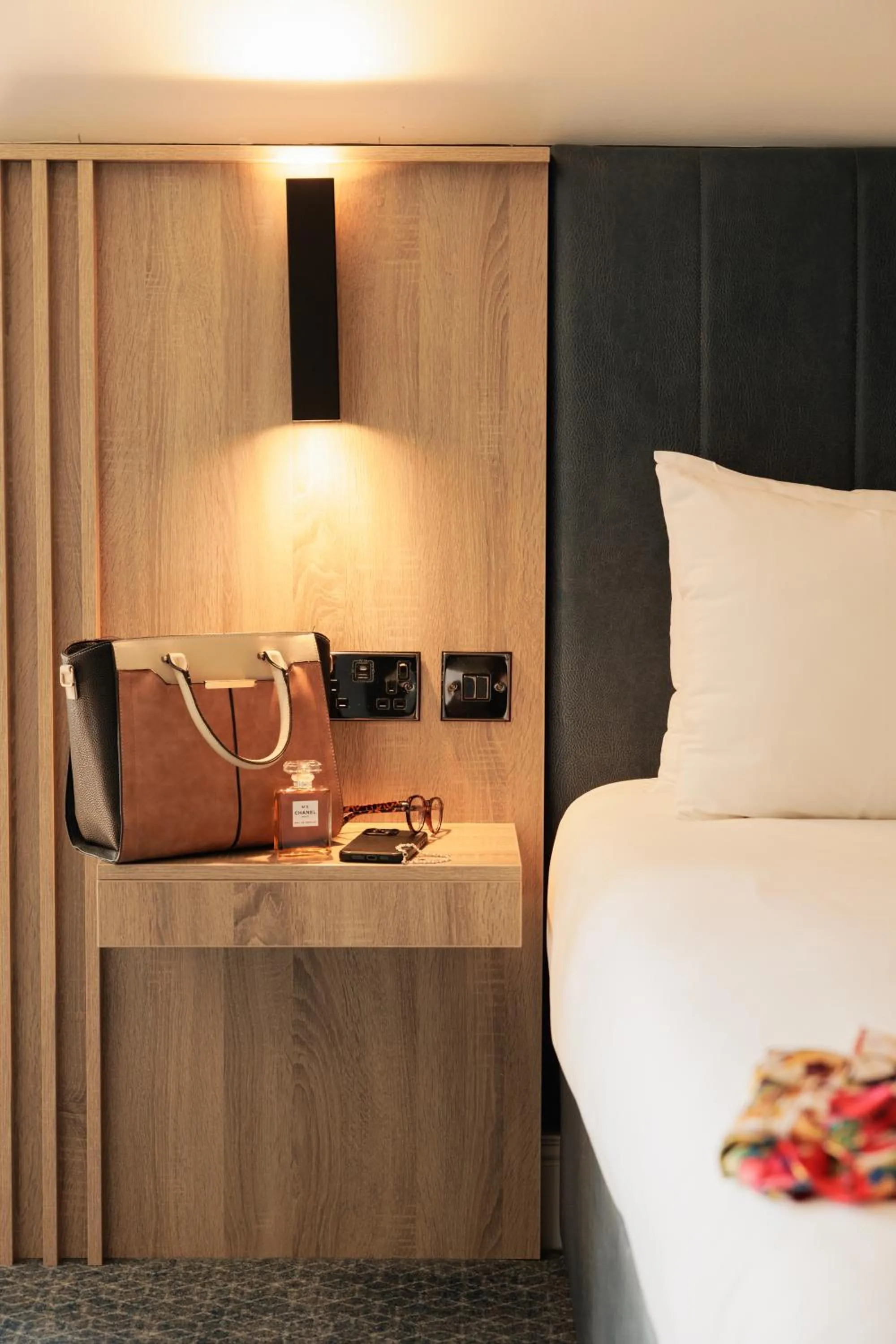 Bedroom, Bed in Springfield Hotel