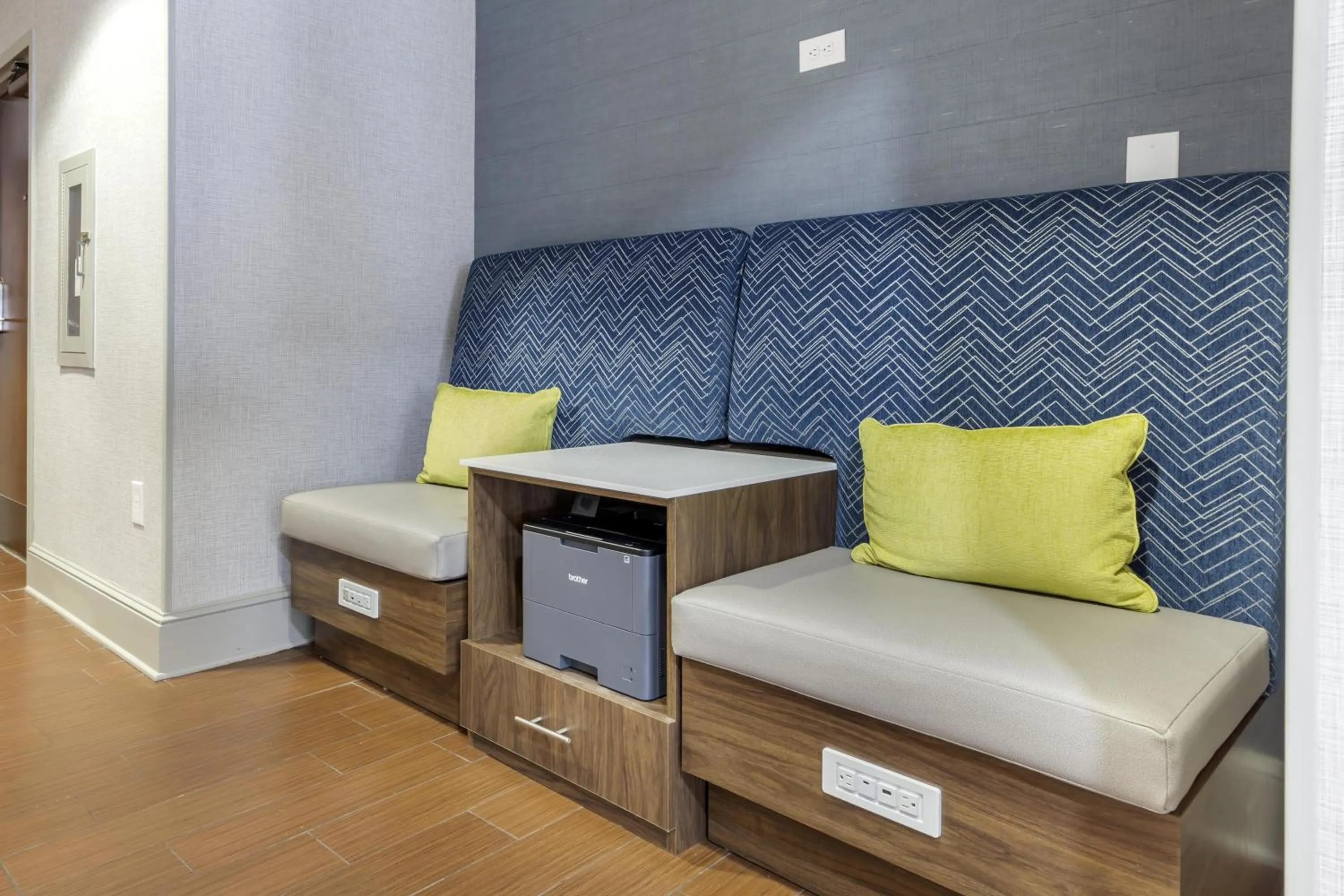 Business facilities in Hampton Inn New Bern