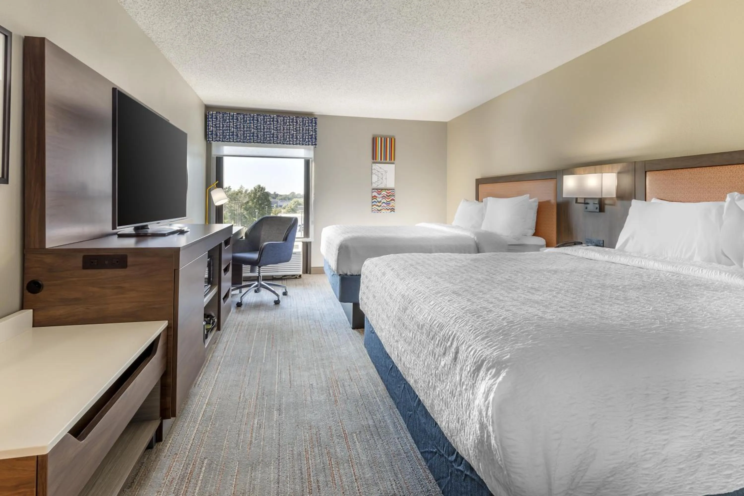 Bed in Hampton Inn New Bern