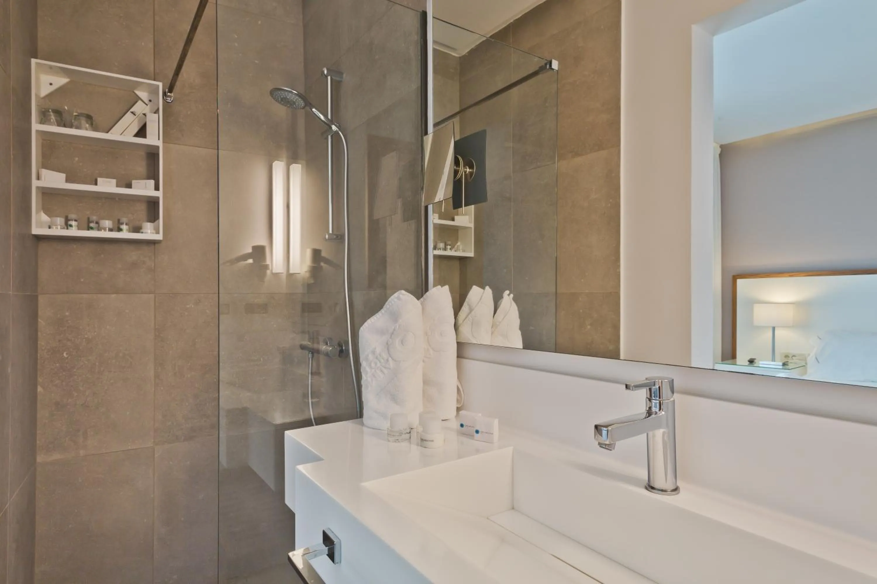 Bathroom in Alimounda Mare Hotel