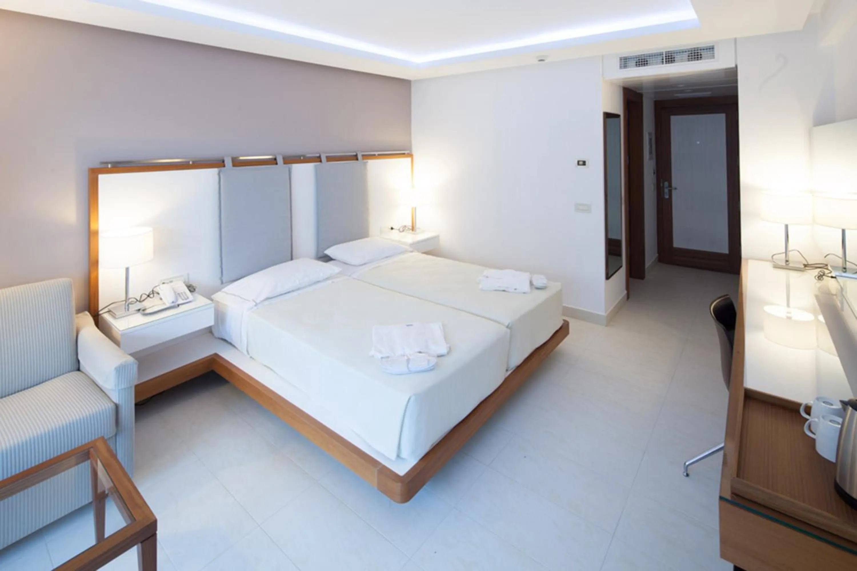 Photo of the whole room, Bed in Alimounda Mare Hotel
