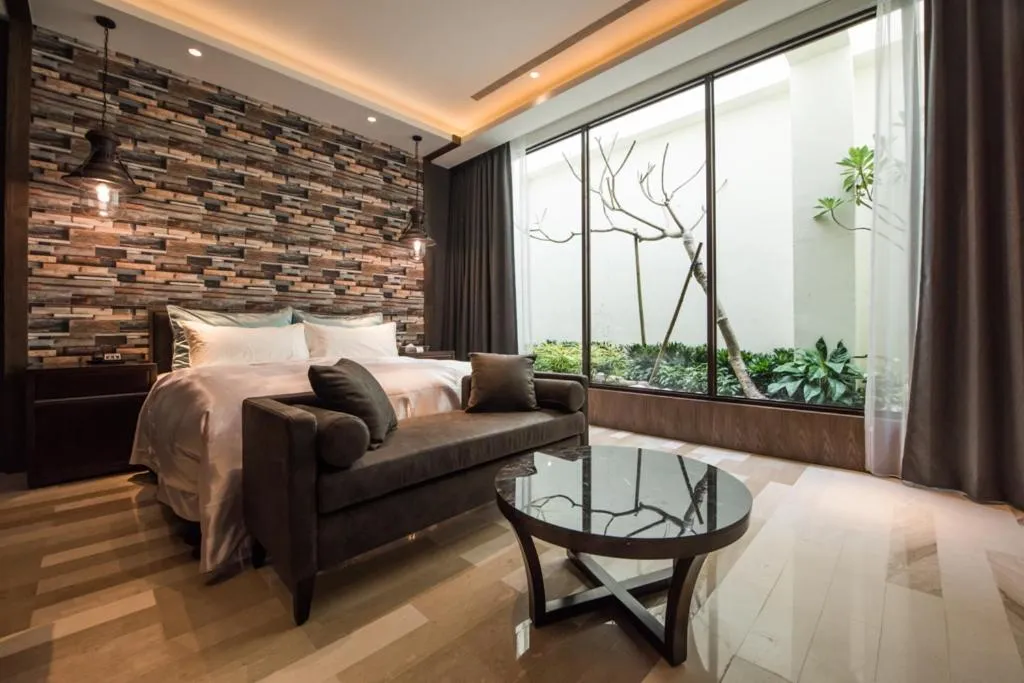 Photo of the whole room, Bed in Green Palm Motel