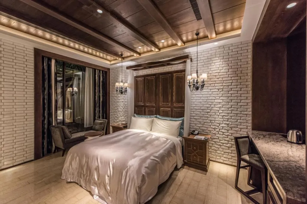 Photo of the whole room, Bed in Green Palm Motel