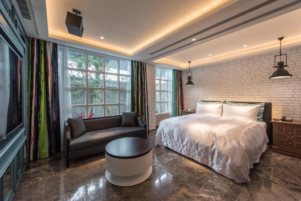 Photo of the whole room, Bed in Green Palm Motel