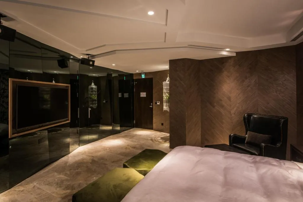 Photo of the whole room, Bed in Green Palm Motel