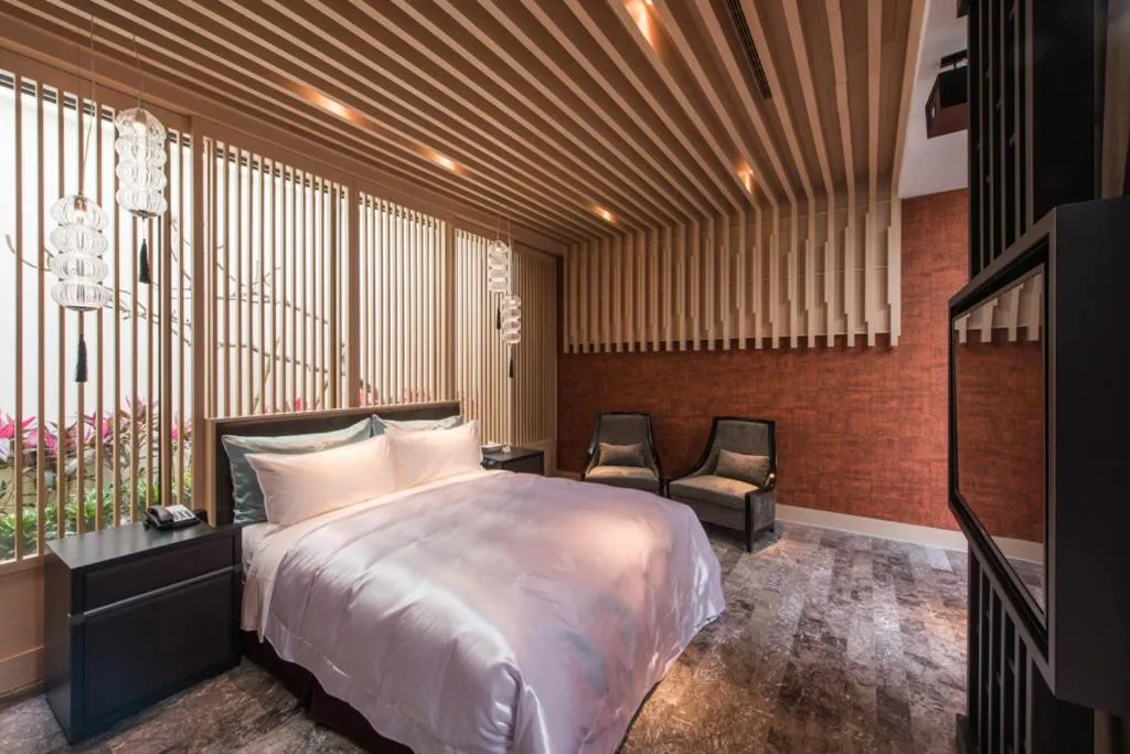 Photo of the whole room, Bed in Green Palm Motel