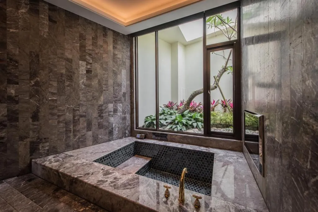 Garden view in Green Palm Motel