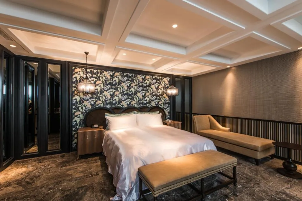 Photo of the whole room, Bed in Green Palm Motel