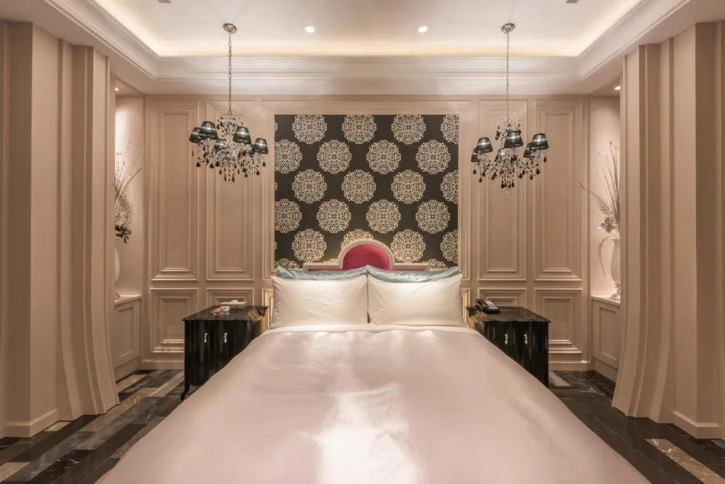 Photo of the whole room, Bed in Green Palm Motel