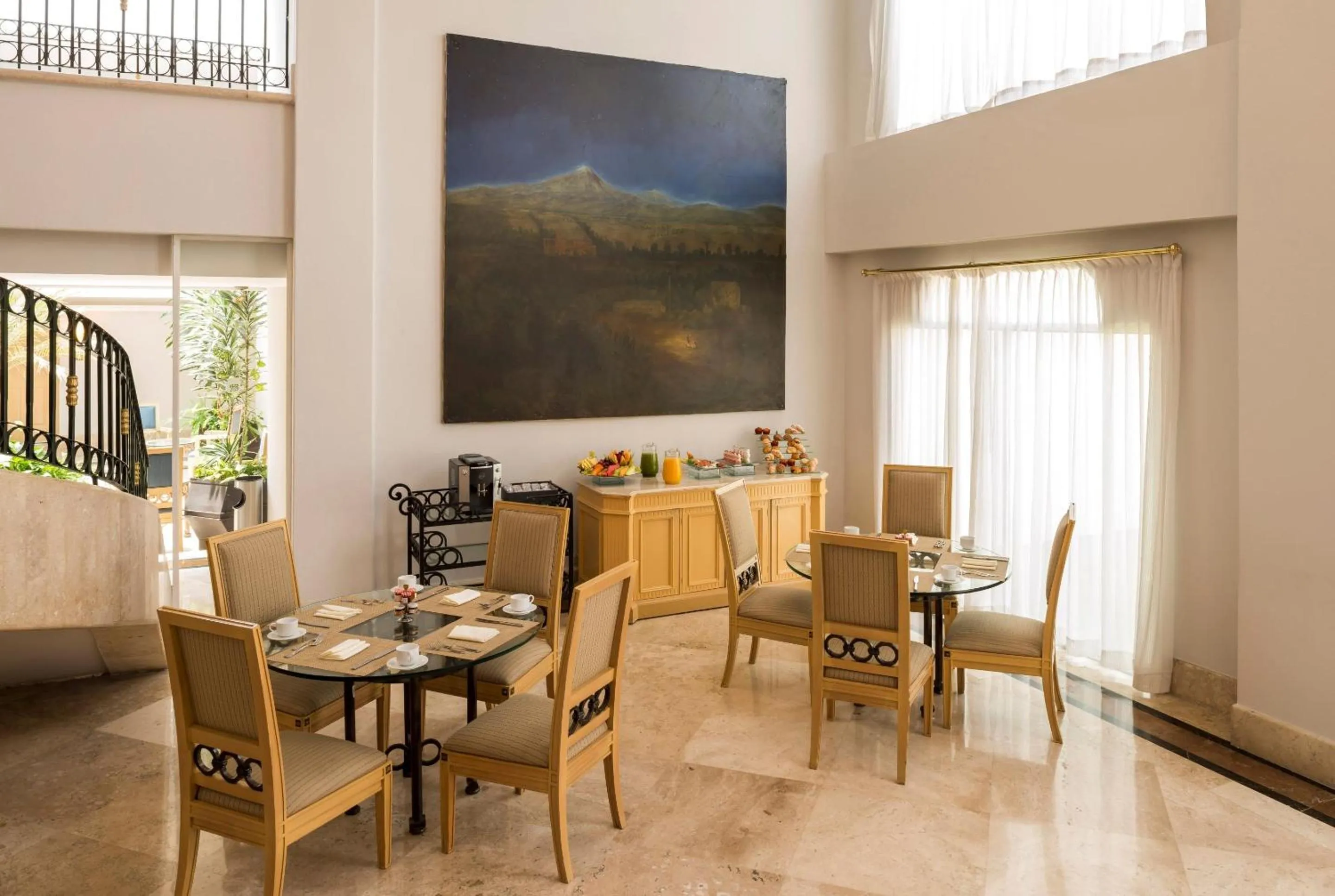 Lounge or bar in Camino Real Puebla Angelopolis